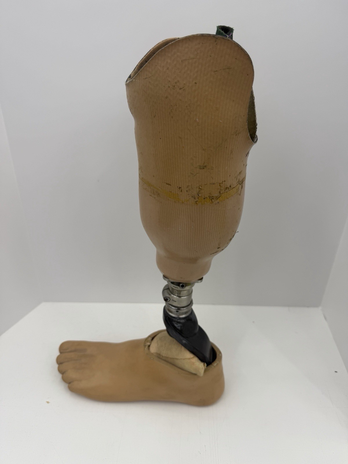 Fillauer Below Knee Prosthetic Leg APC TI-100C Carbon Fiber Pylon Right 29L