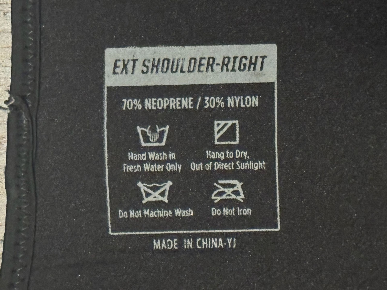 Hyperice EXT Shoulder Right Compression Wrap