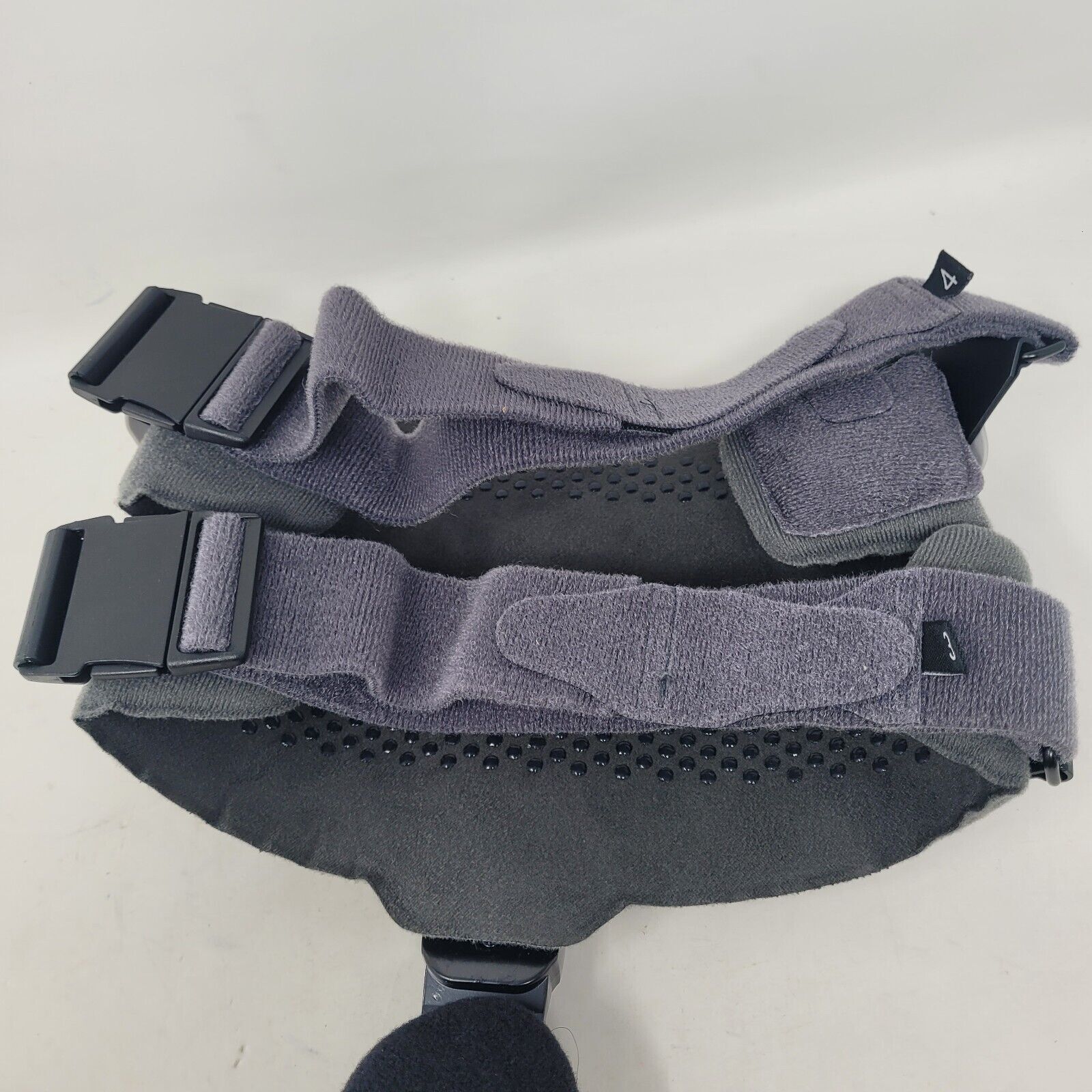 The Rapid Knee Brace OA, Right Silicone Padded, Adjustable Angles, Lightweight