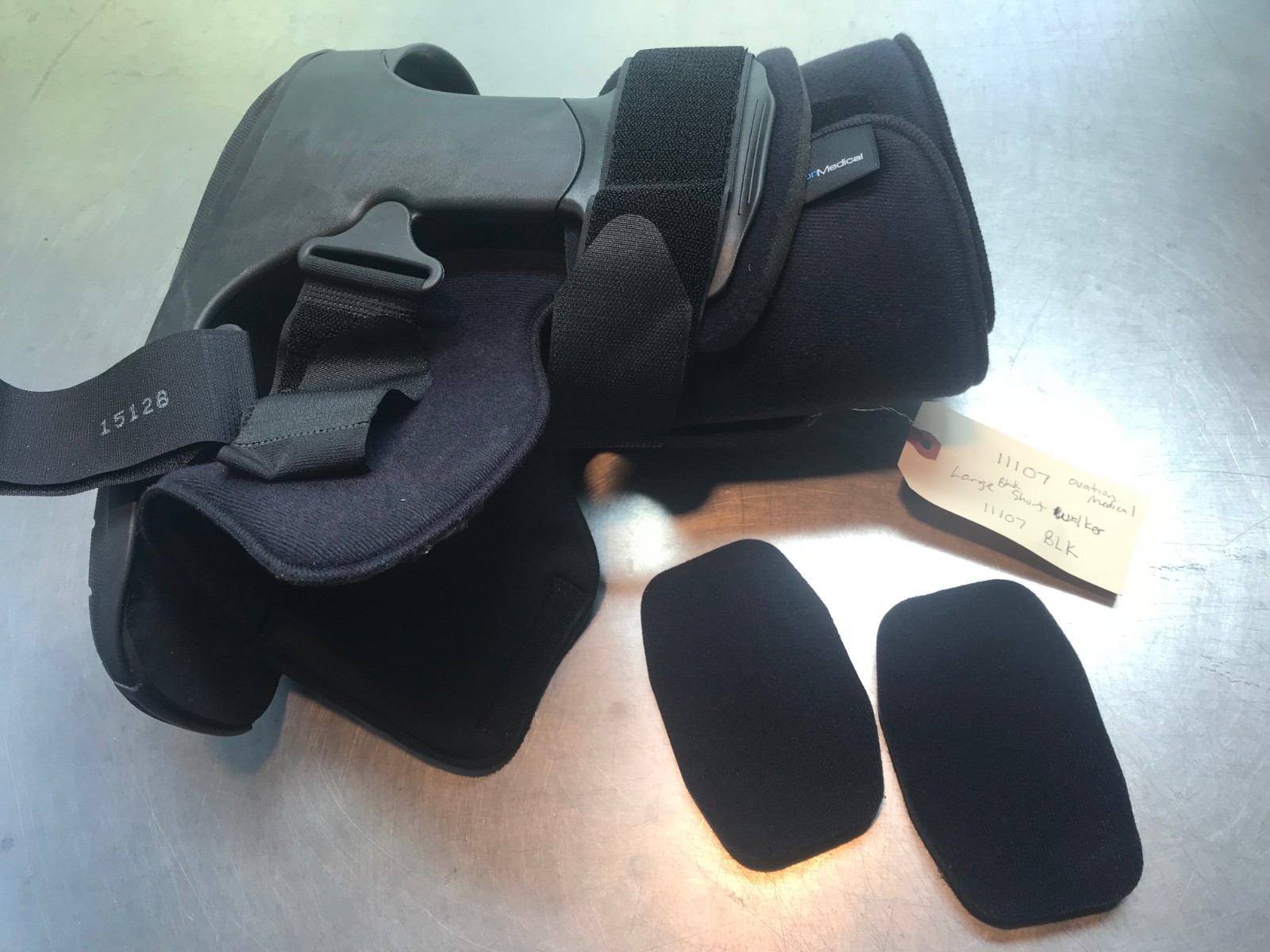 11107 Ovation Medical Pneumatic Shockpod Short Walker Brace LARGE Black