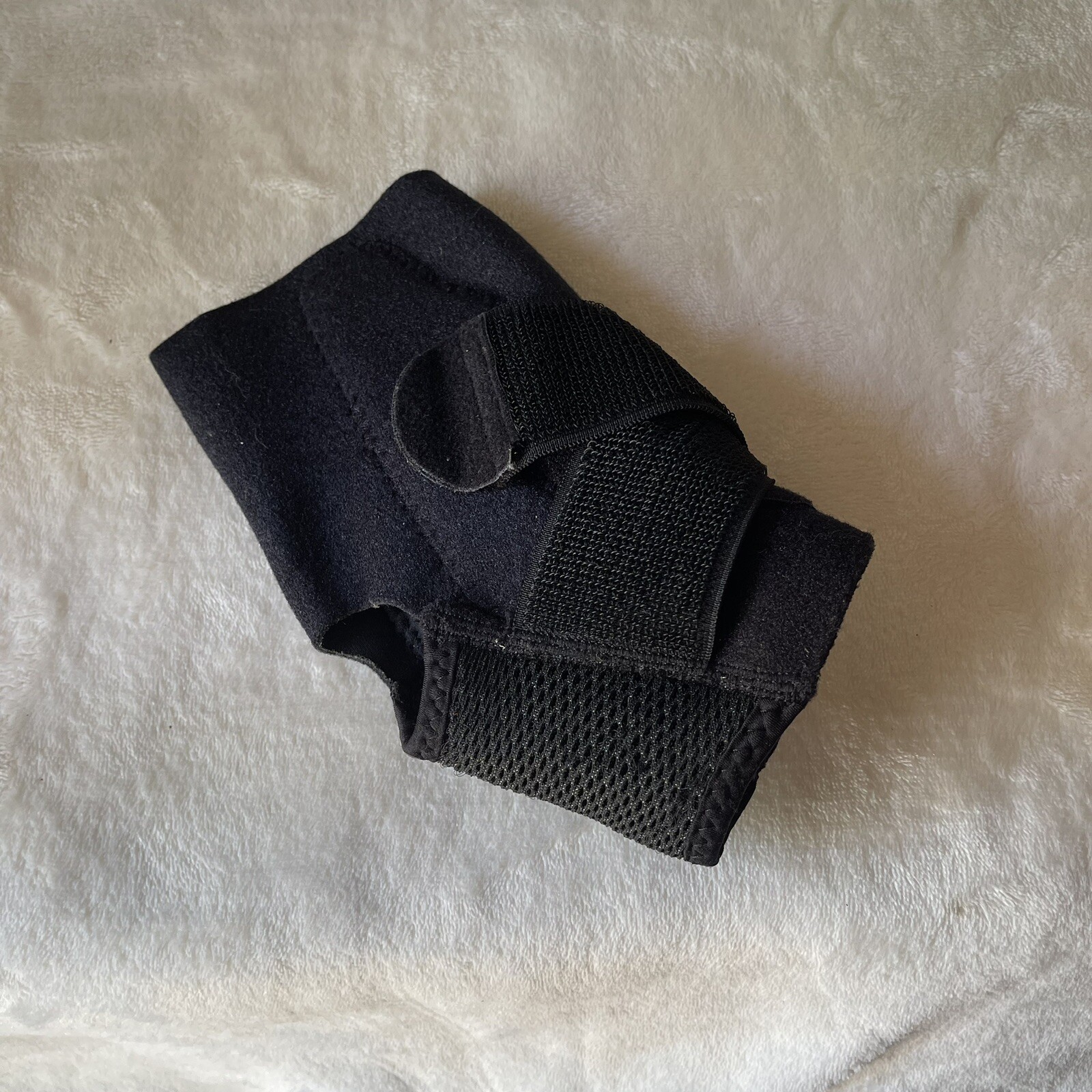 Mueller Adjustable Ankle Support, Black – One Size Fits Most