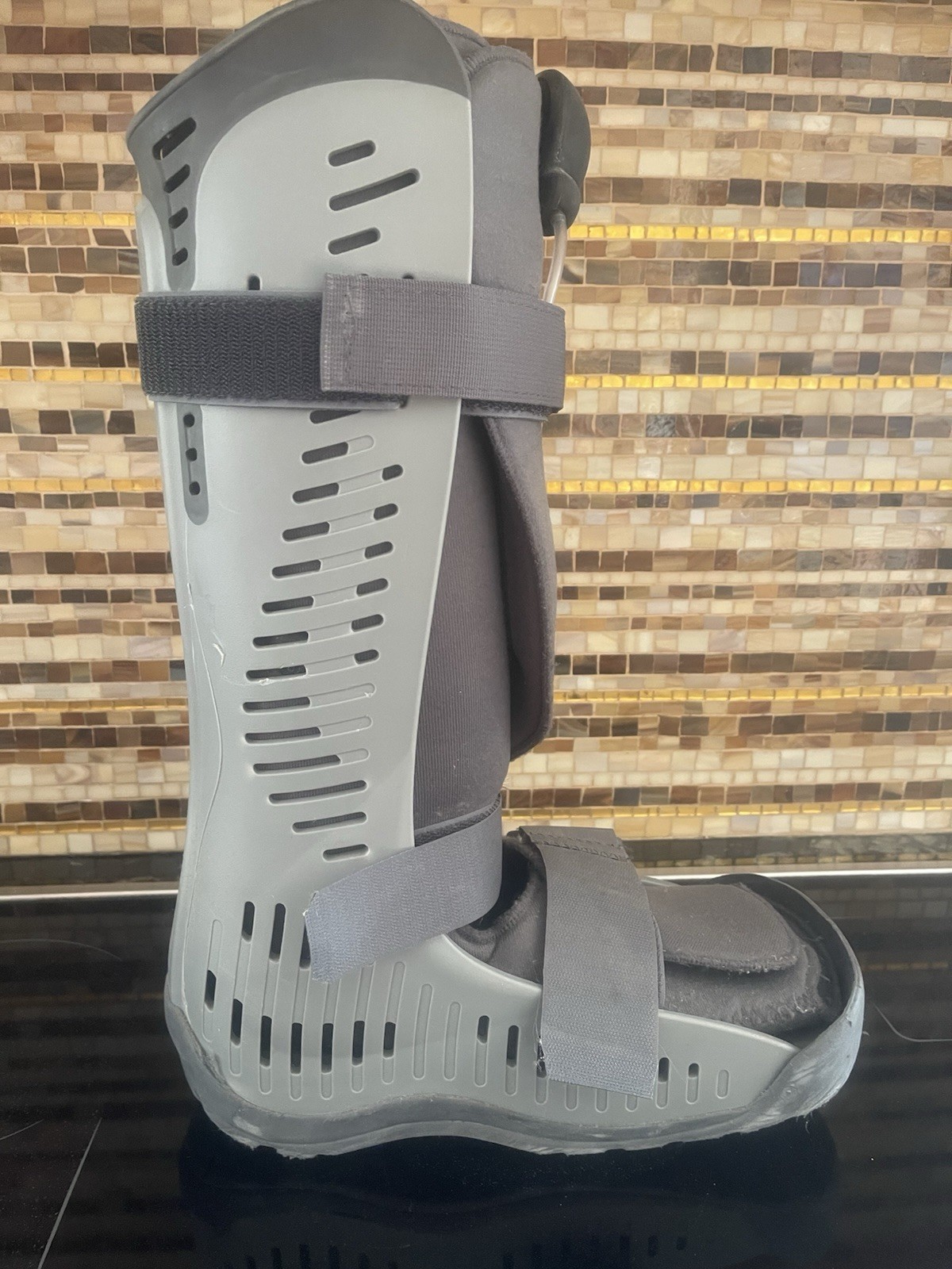 OSSUR MENS REHAB BOOT FITS SIZE 10.5-11M