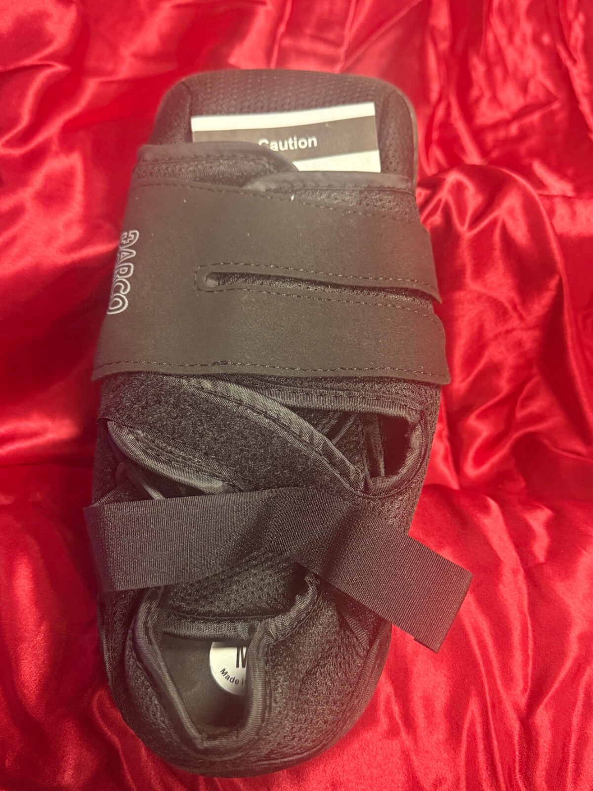 HeelWedge Black Post-Op Shoe Medium HQ2B