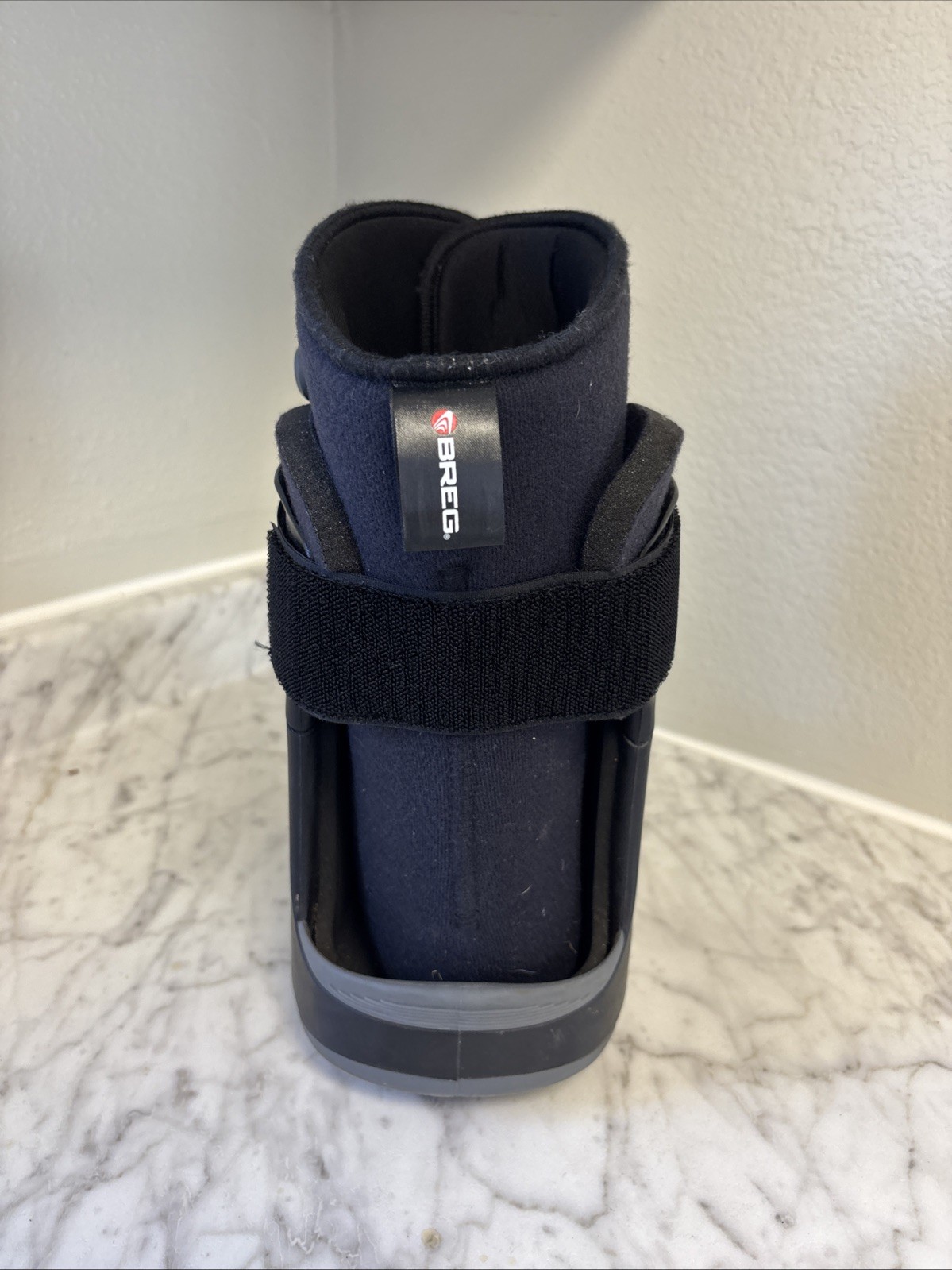 Breg SoftGait Air Short Walker Boot Size S, 19302Y