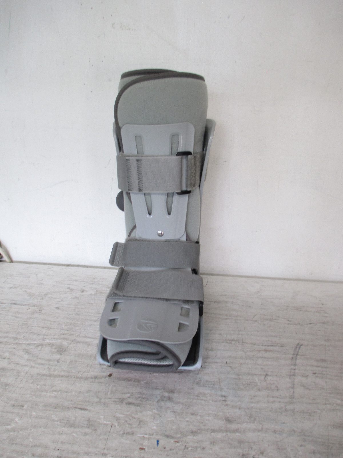 Breg Air Pump Full Shell Walker Ankle Medical Boot Walking Cast – Size LARGE