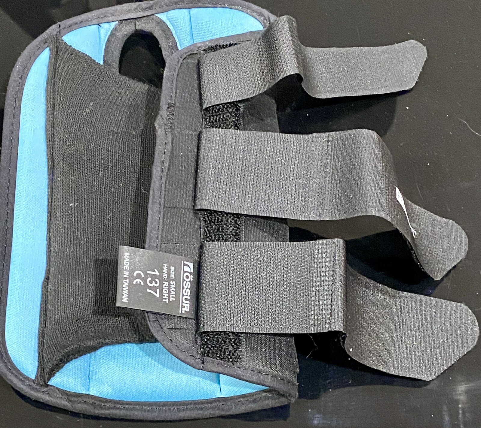 Ossur Formfit 8″ Wrist Brace – Tendonitis, Carpal Tunnel, Soft Tissue Injuries