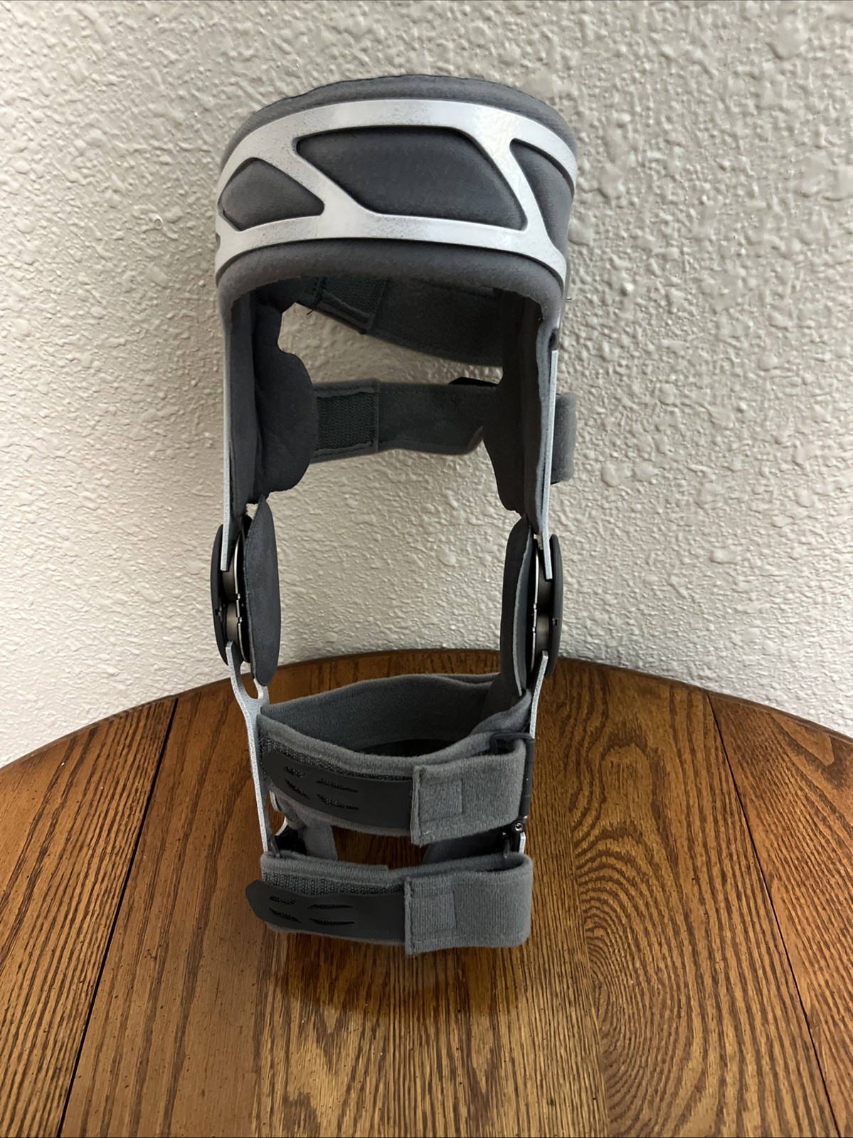 DonJoy OA Nano Knee Brace Medium Left Leg Unloader Osteoarthritis Rigid Support