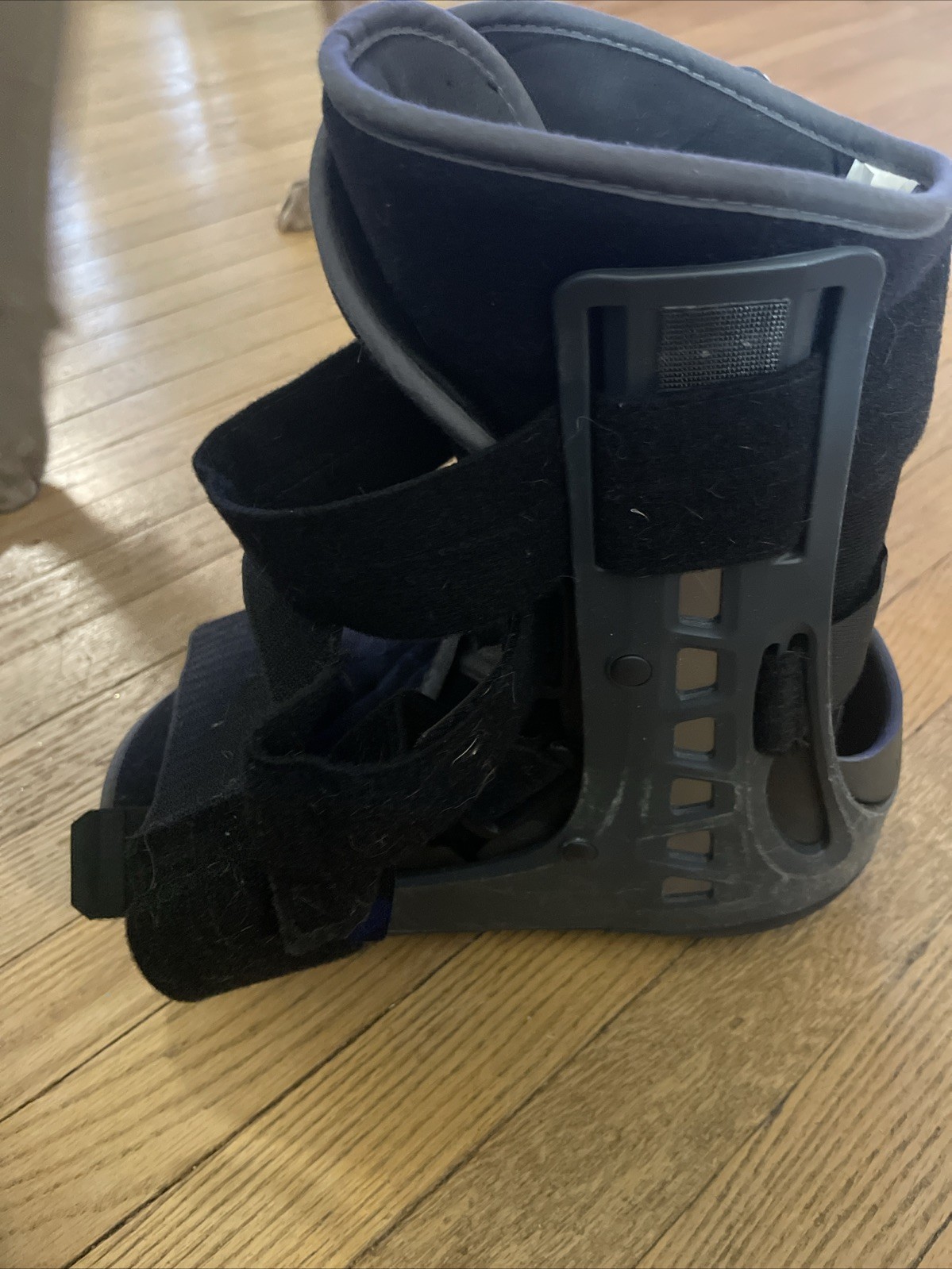 Orthopedic maxtrax Walking Boot Support Brace By DonJoy Medium