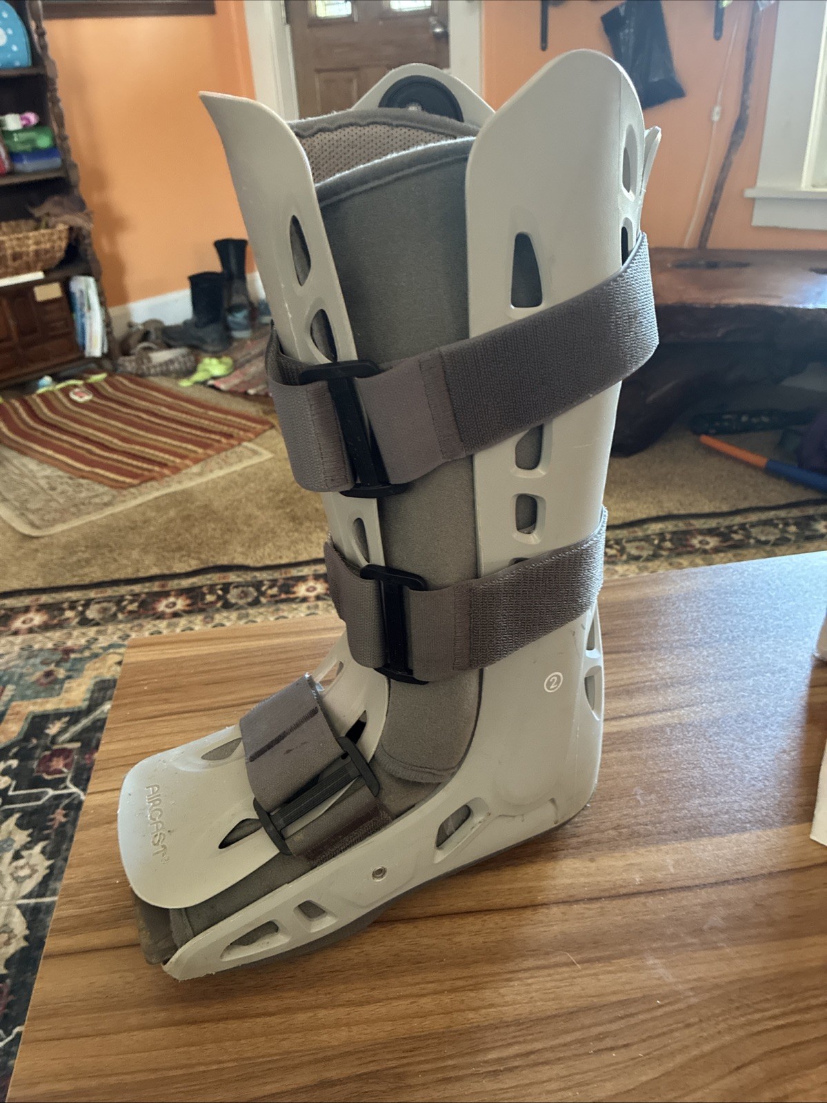 Aircast Softstrike Walking Boot Size LARGE with Side Pump Inflation