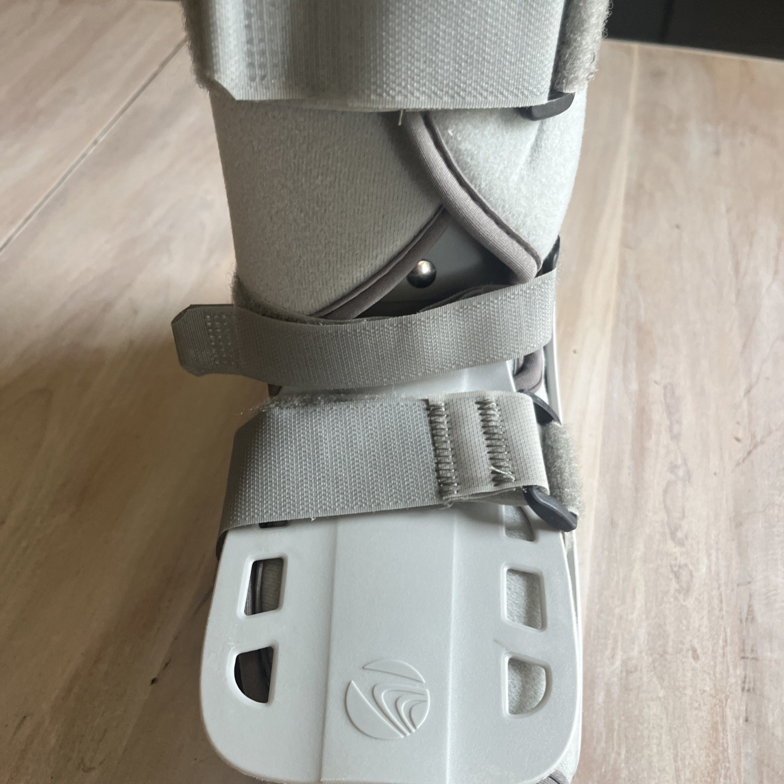 Breg Genesis Mid-Calf Full Shell Walking Boot, Orthopedic Walker Boot SMALL