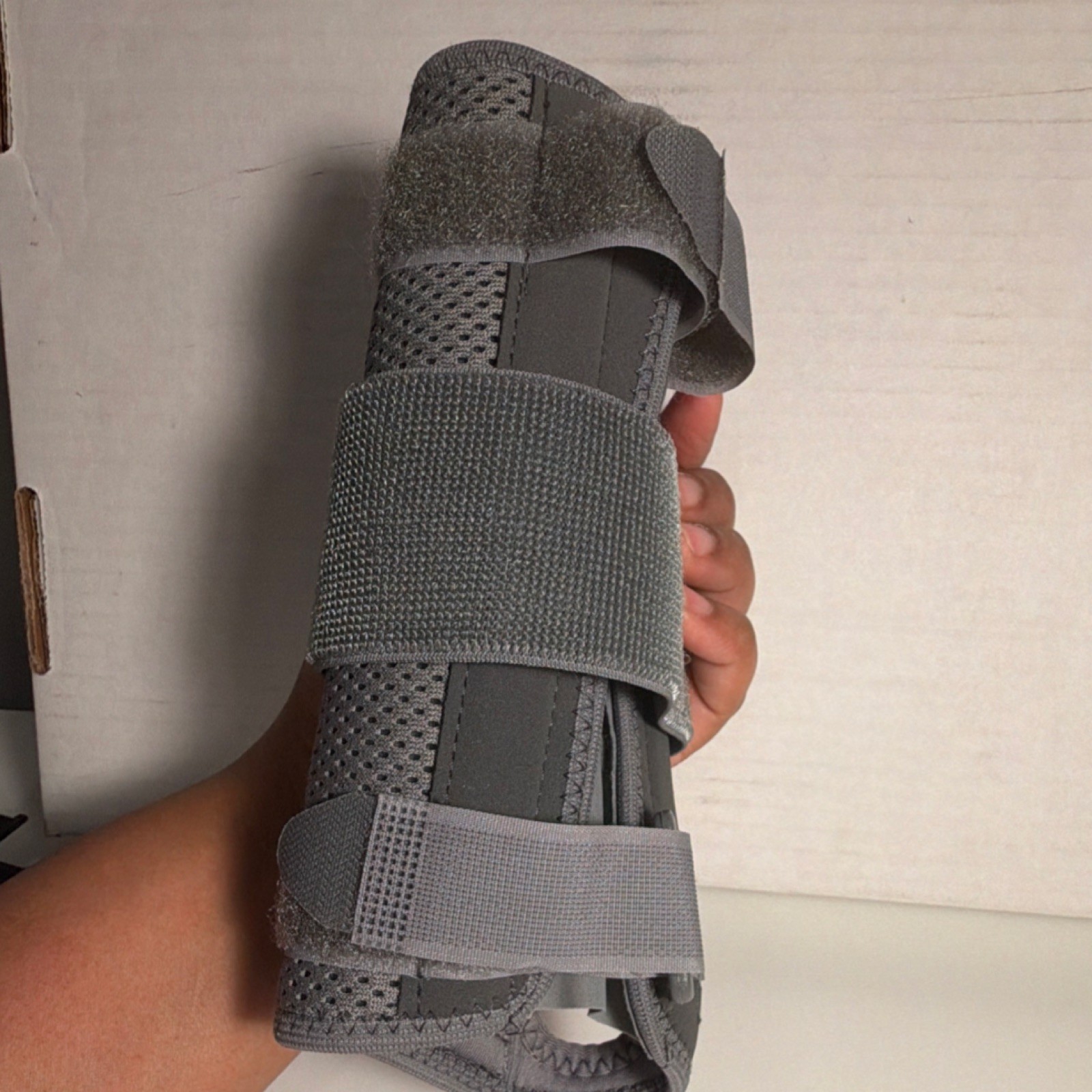 Futuro Adjustable CE Certified Gray L/XL Wrist Brace Mesh Fabric Support