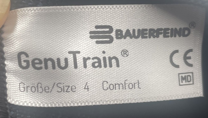 Bauerfeind GenuTrain Knee Support Brace Size 4C BLACK w/Navy *NEW* Dirty Box