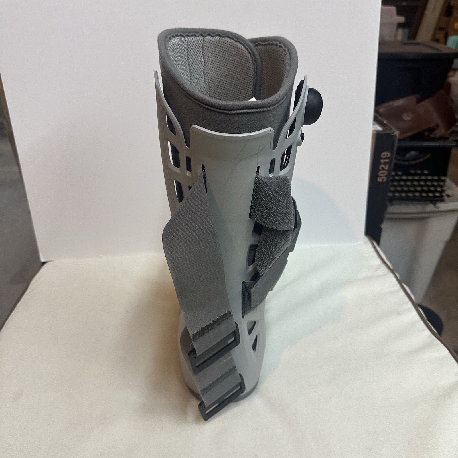 Aircast AirSelect Short Walker Brace / Walking Boot – Gray, Size: M
