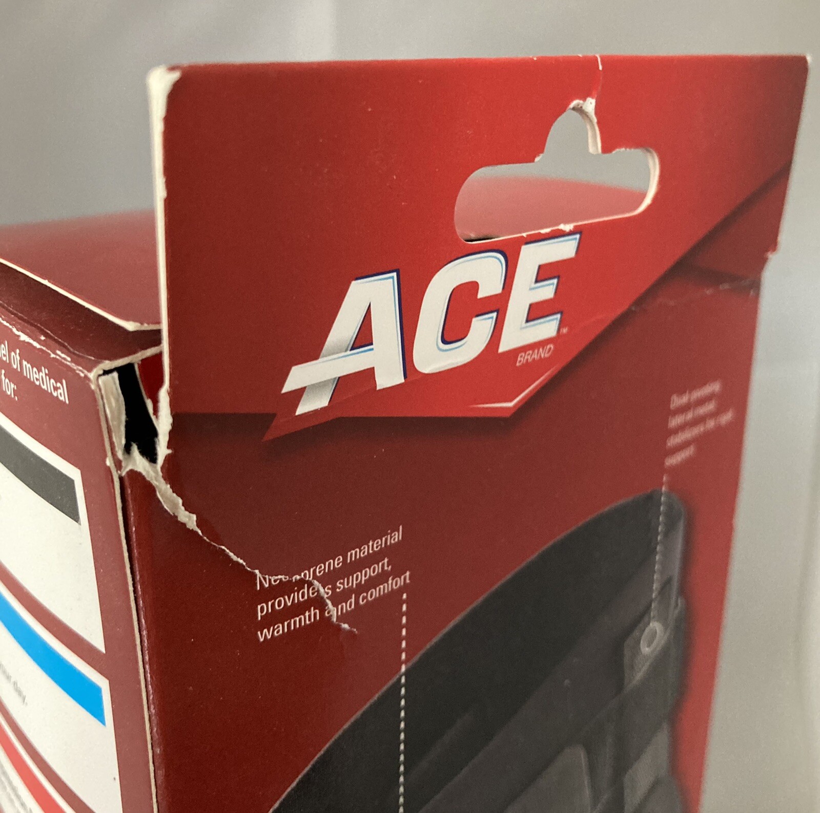 ACE Knee Hinged Brace adjustable Lateral Stabilizers provide firm support 209600