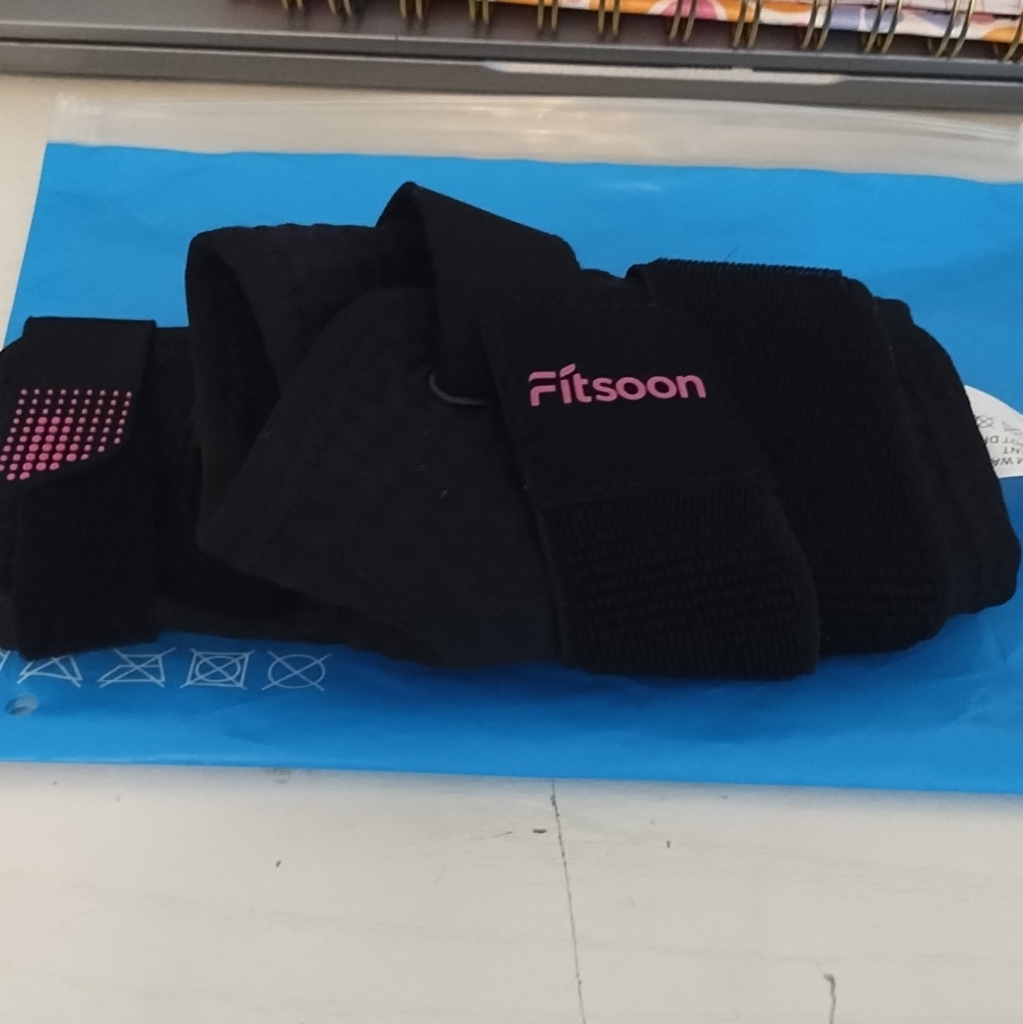Fitsoon Adjustable Knee Brace Support for Stabilization PVC Black/Pink S/M CE