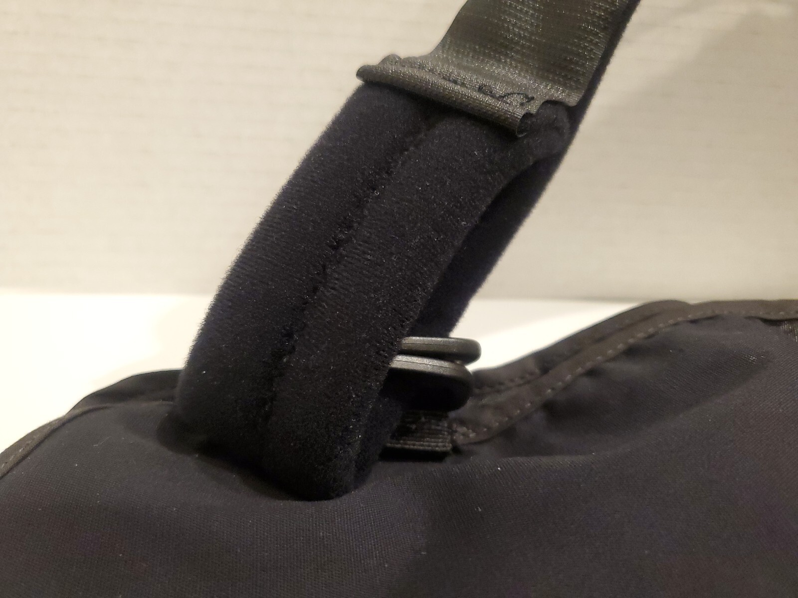 Breg Deluxe Shoulder Immobilizer Sling Universal adjustable Arm Sling 