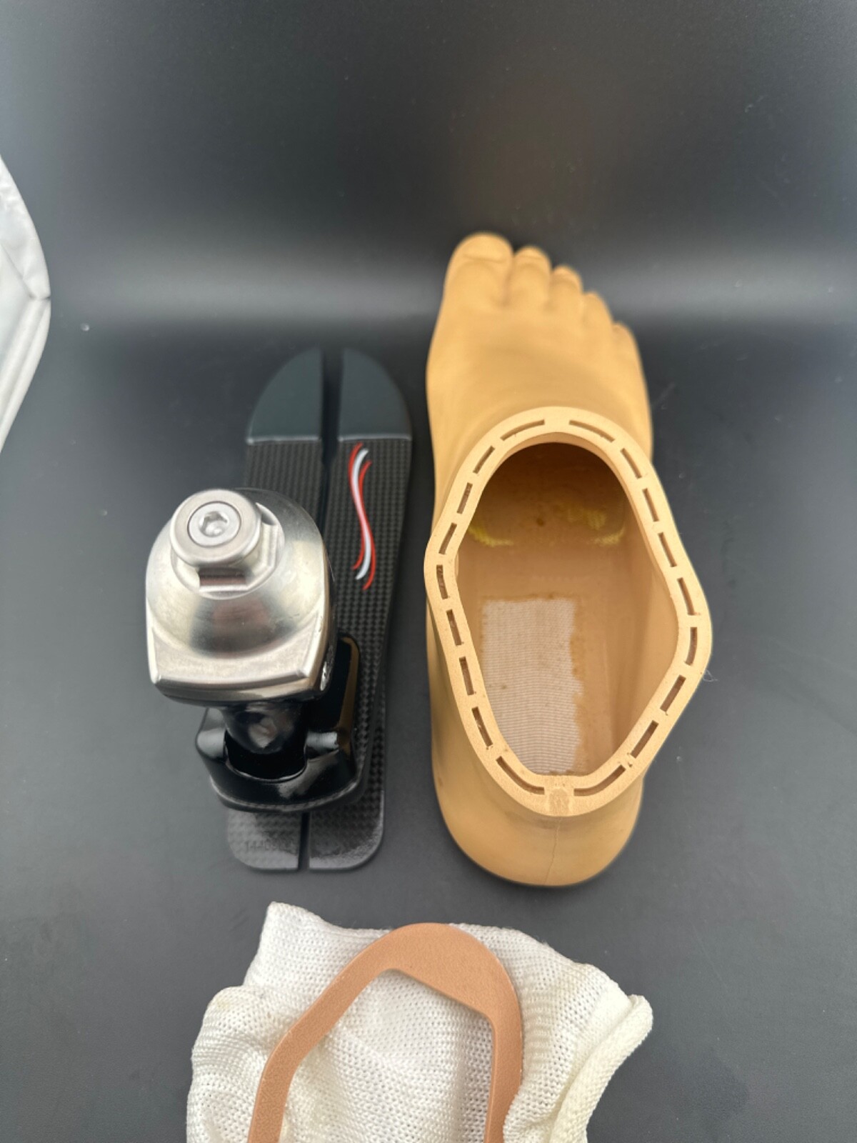 Freedom Kinterra Hydraulic Ankle Prosthetic FootSize 26, Category 5 Right Shell