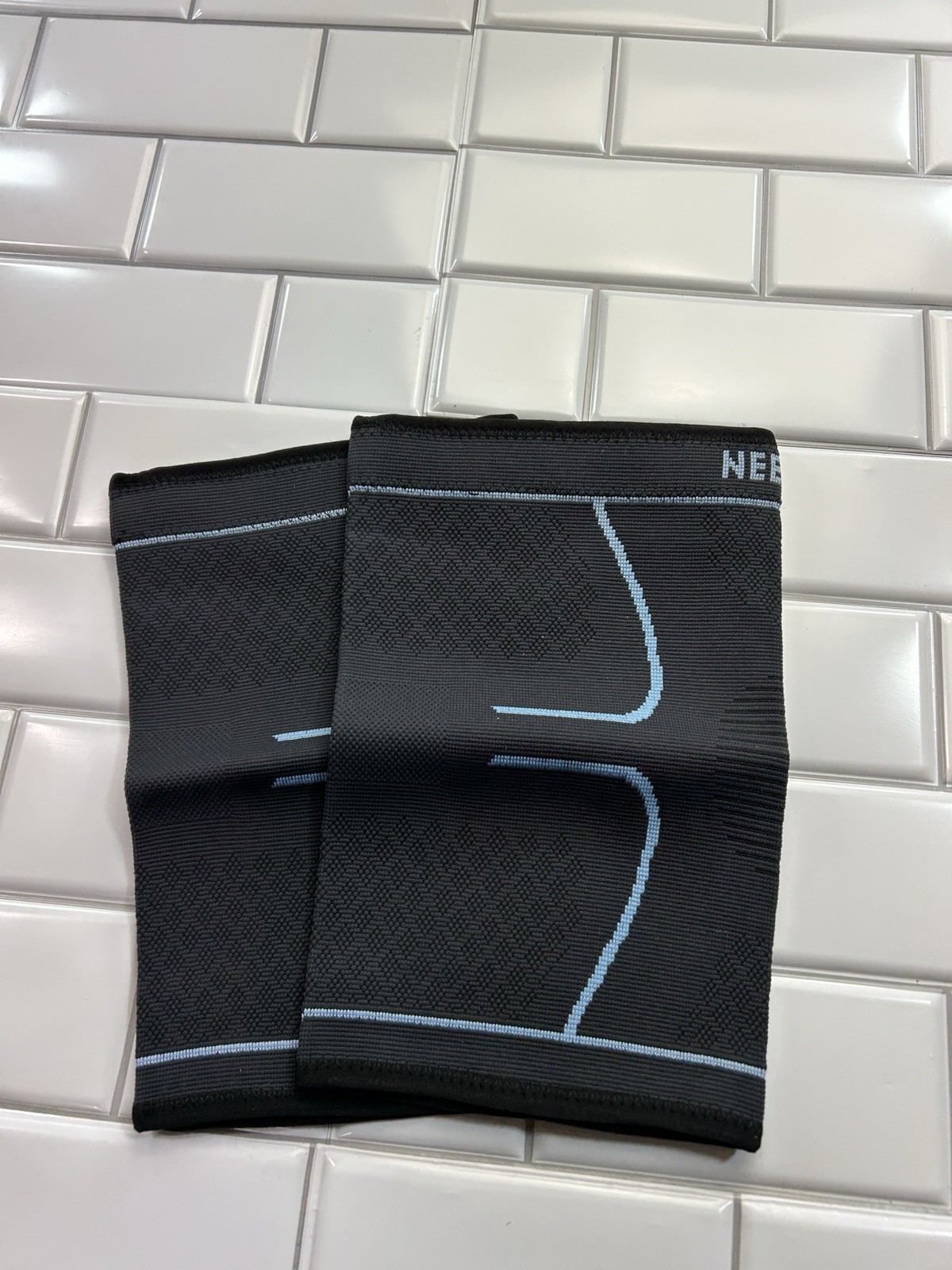 Neenca Knee Brace Large 2 Pack Black/Blue New Set Of Two