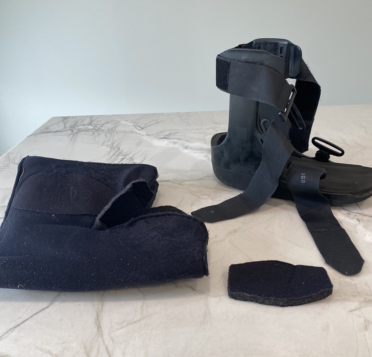 Short Hard Walking Boot Air Pump Size Medium Immobilizing Orthopedic Support