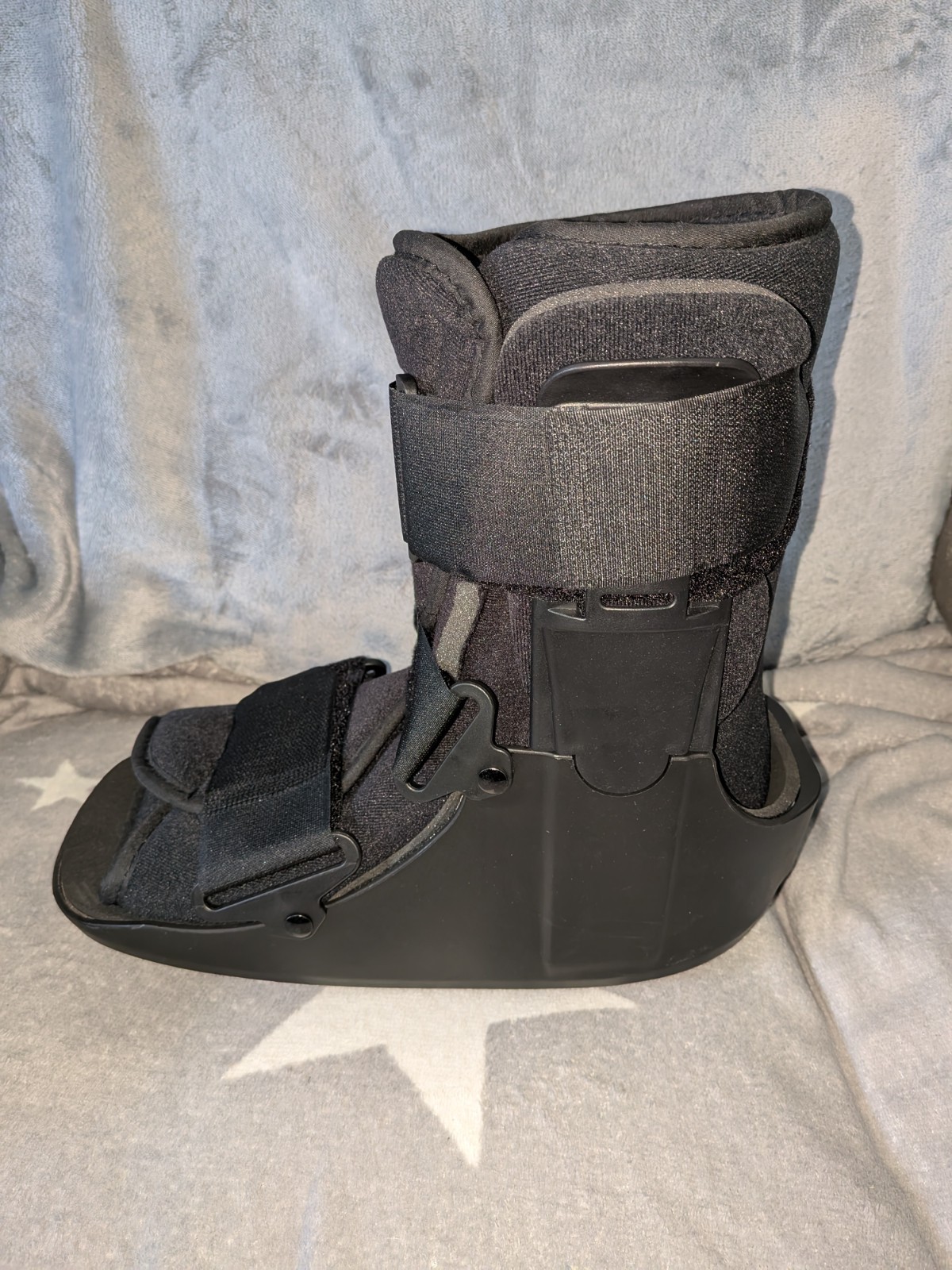 Walking Fracture Boot Short Protective Boot Fits Left or Right Foot Medium Black