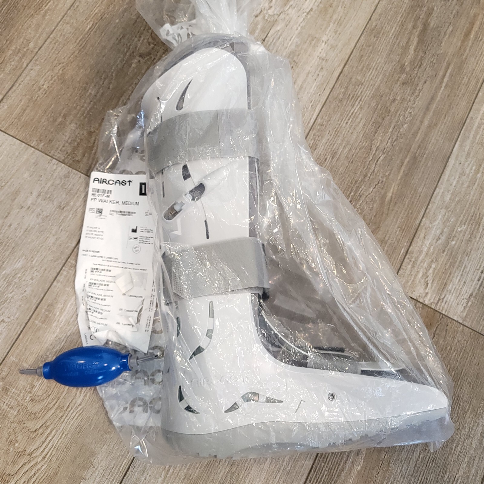 Aircast FP Walker Medium 01F-M Inflatable Deflatable Medical Walking Boot w/Pump