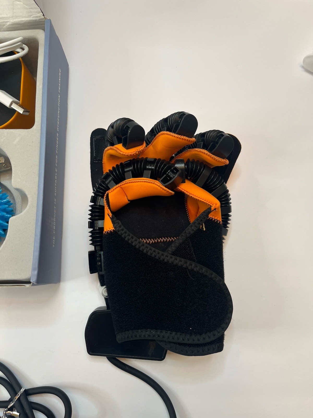 GENDOING XL Adjustable Robot Rehab Glove Right Hand Finger Training Black/Orange