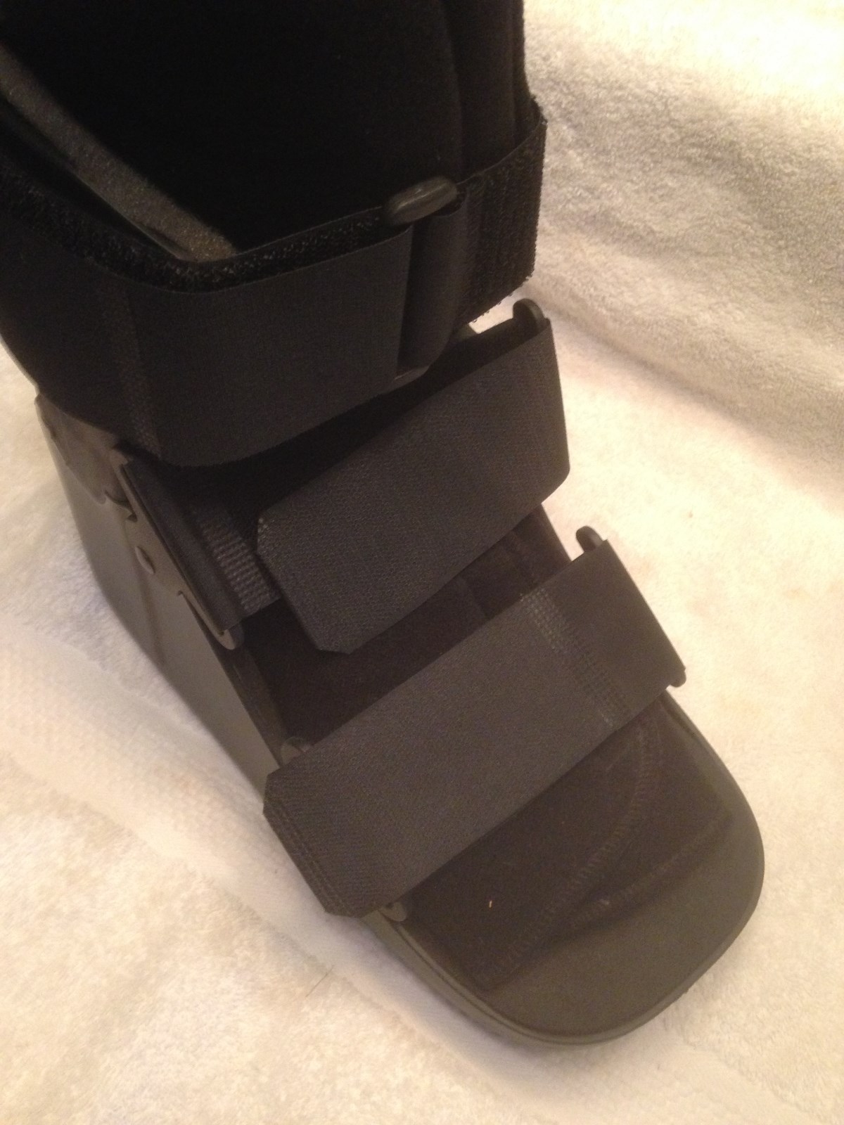 Size Medium Super Condition Black Padded Walking Boot Cast Sprain Break Ankle
