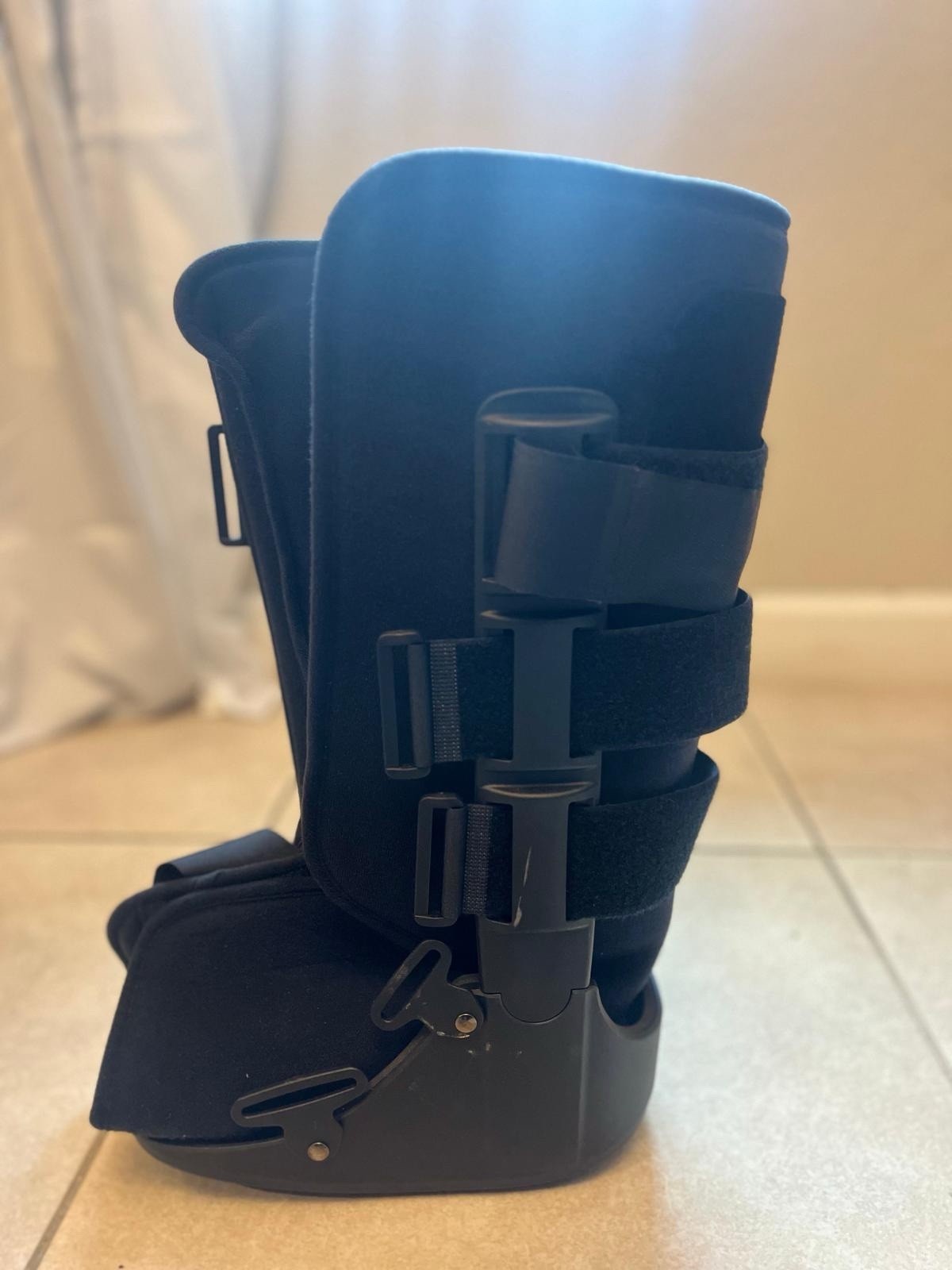 Aircast Airselect Pneumatic Walking Boot