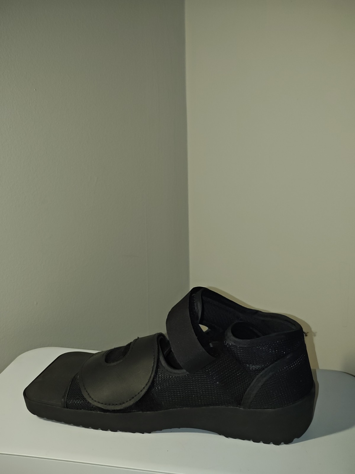 Breg Post-Op Walking Shoe Orthopedic Square Open Toe Size Small