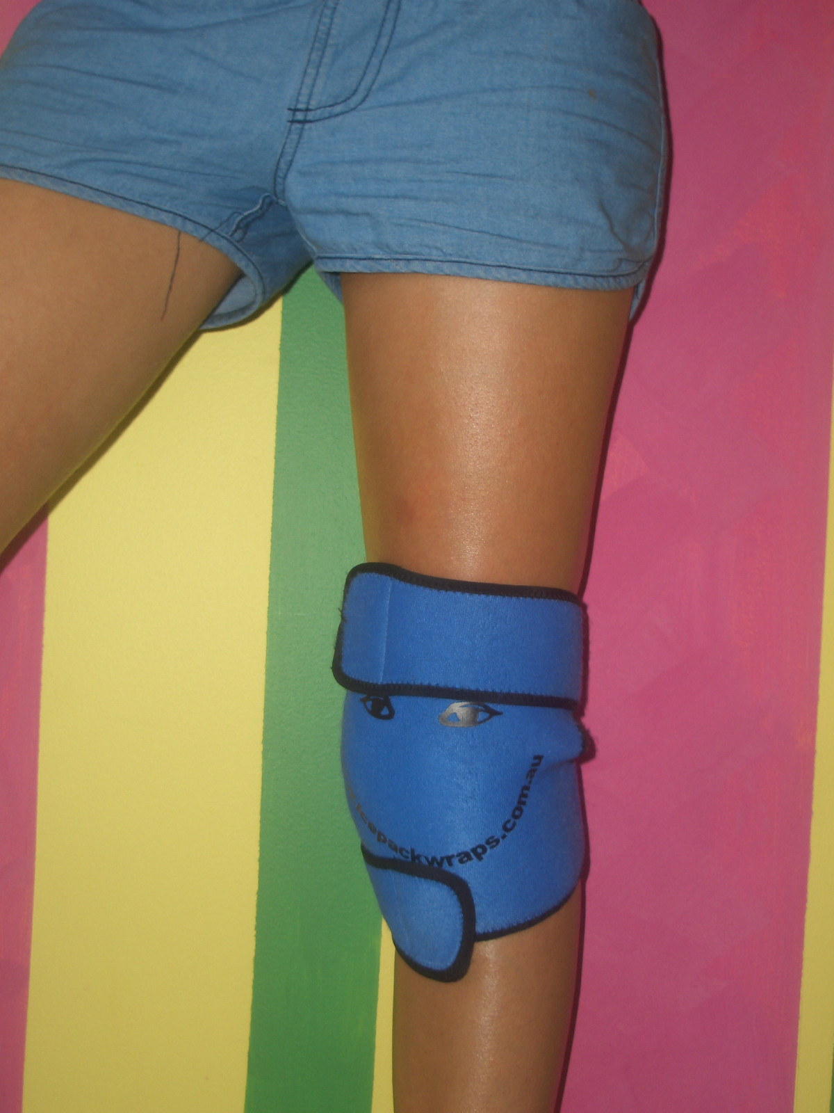 Icepackwrap Icing Ankles Knees Calf Wrap on Icepackwrap for Injury Management