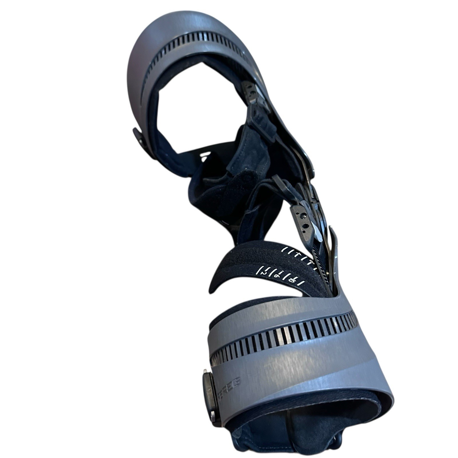 BREG Medium Right knee MEDIAL QUANTUM OA KNEE BRACE 100534-140 NEW LIGHTWEIGHT