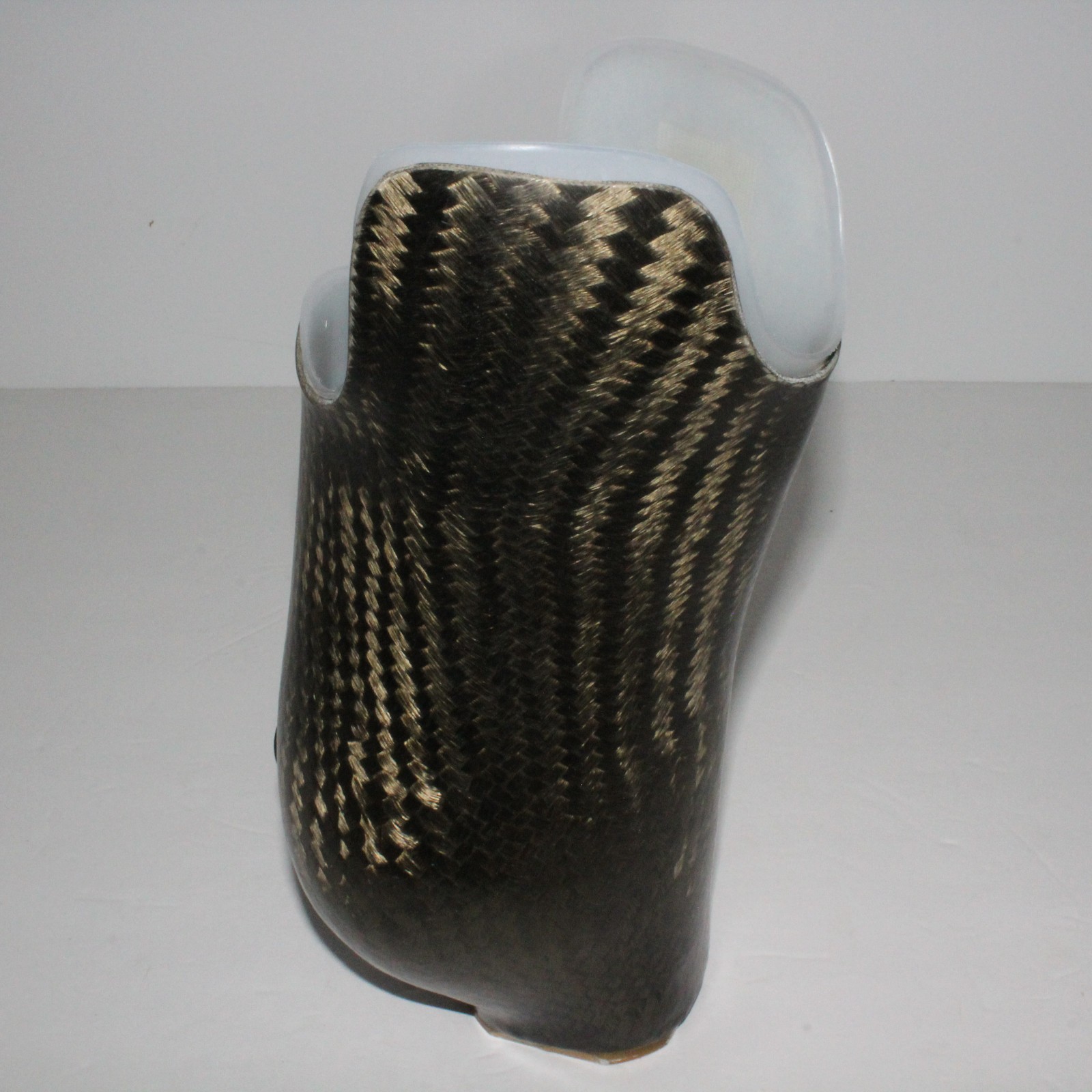 CLEAN BELOW-KNEE CARBON FIBER PROSTHETIC CALF SOCKET w/ DISTAL MOUNTING BASE