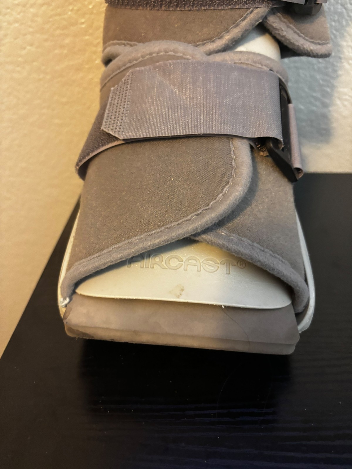 Aircast Short Walker Brace / Walking Boot – Gray, Size: M Soft Strike