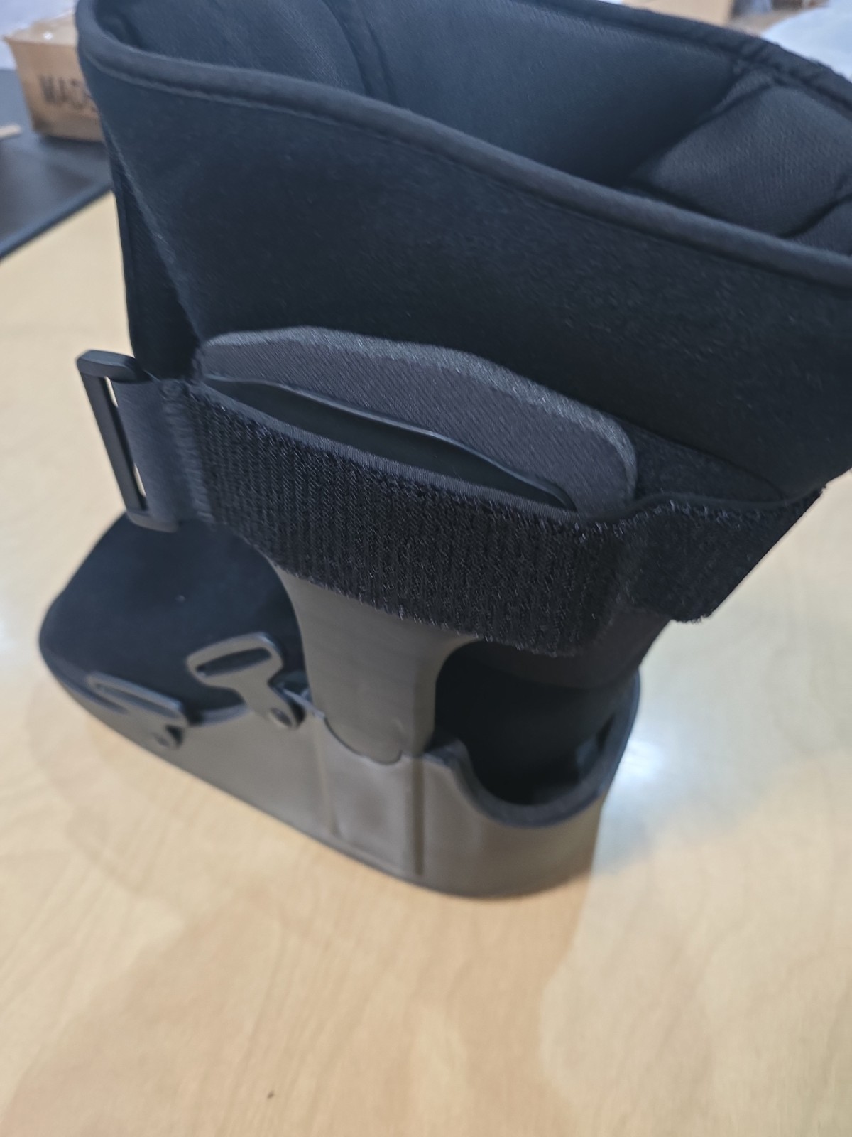 United Ortho Short Air Cam Walker Fracture Boot , Large BLACK 🤍