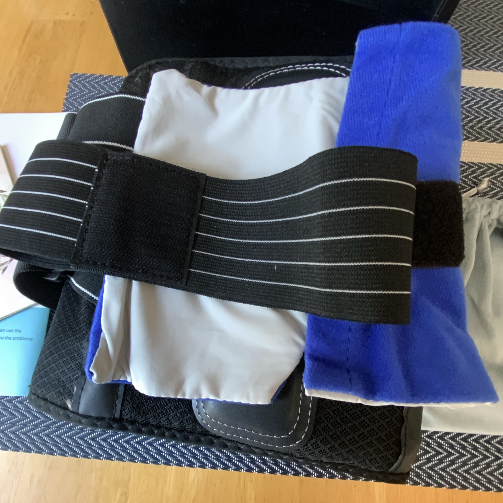 Bracepost Lower Back Brace, Adjustable Hot/Cold Pack, One Size, Black/Blue