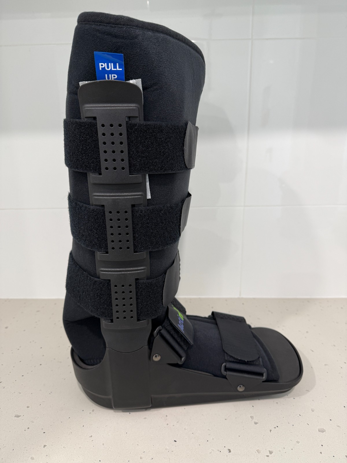 Actimove Pro Line Standard Walker Boot High Left or Right Leg Small / Large BNIB