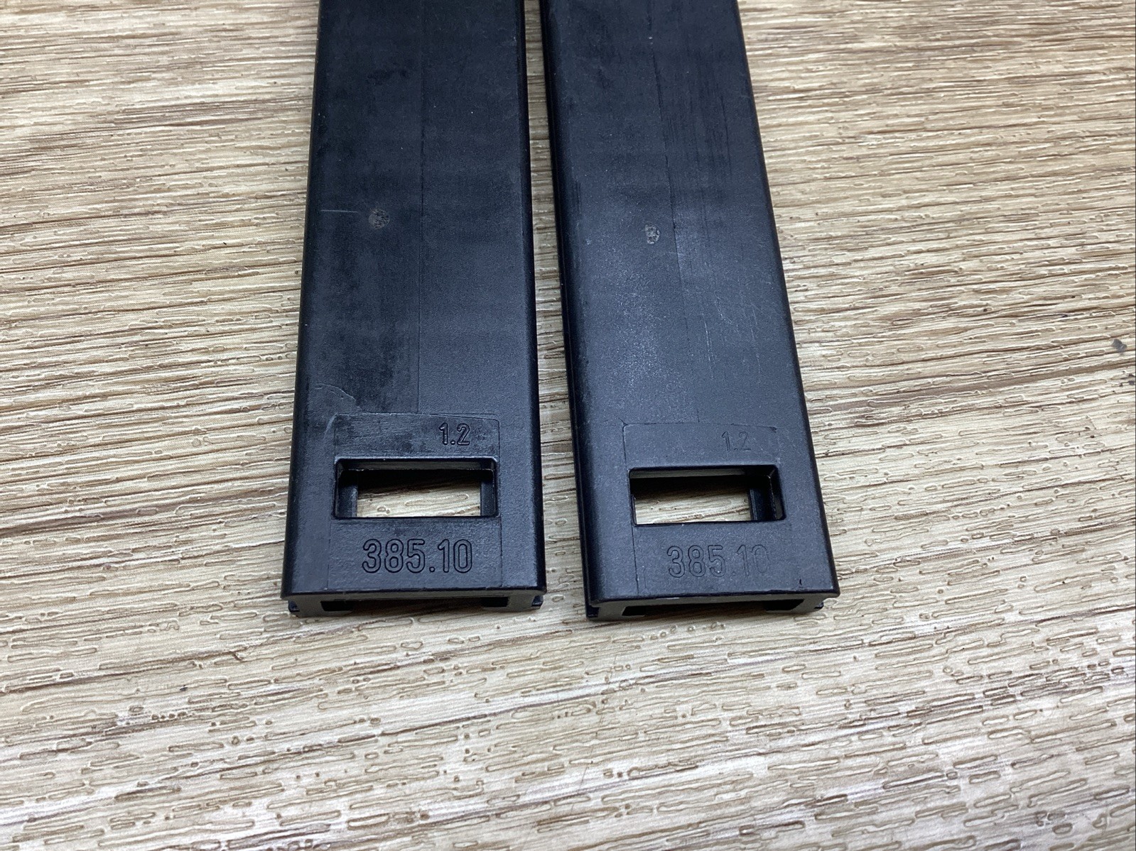 LOT OF 2 FLEX CABLE CENTER BRACE BAR FOR CABLE TRACK CHAIN 385.10 #807L1