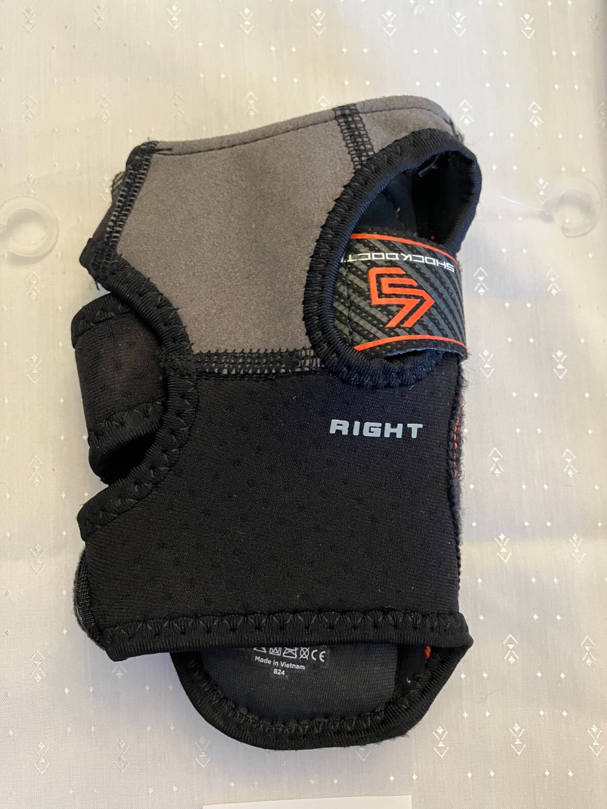 Shock Doctor 824 Wrist 3-Strap Support, Size Small, Labeled RIGHT, New