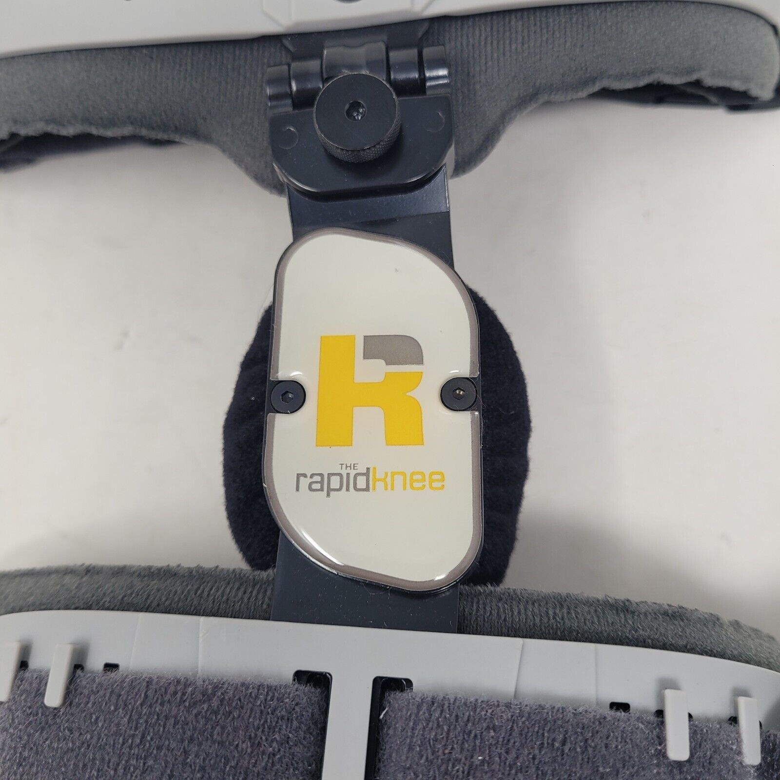 The Rapid Knee Brace OA, Right Silicone Padded, Adjustable Angles, Lightweight