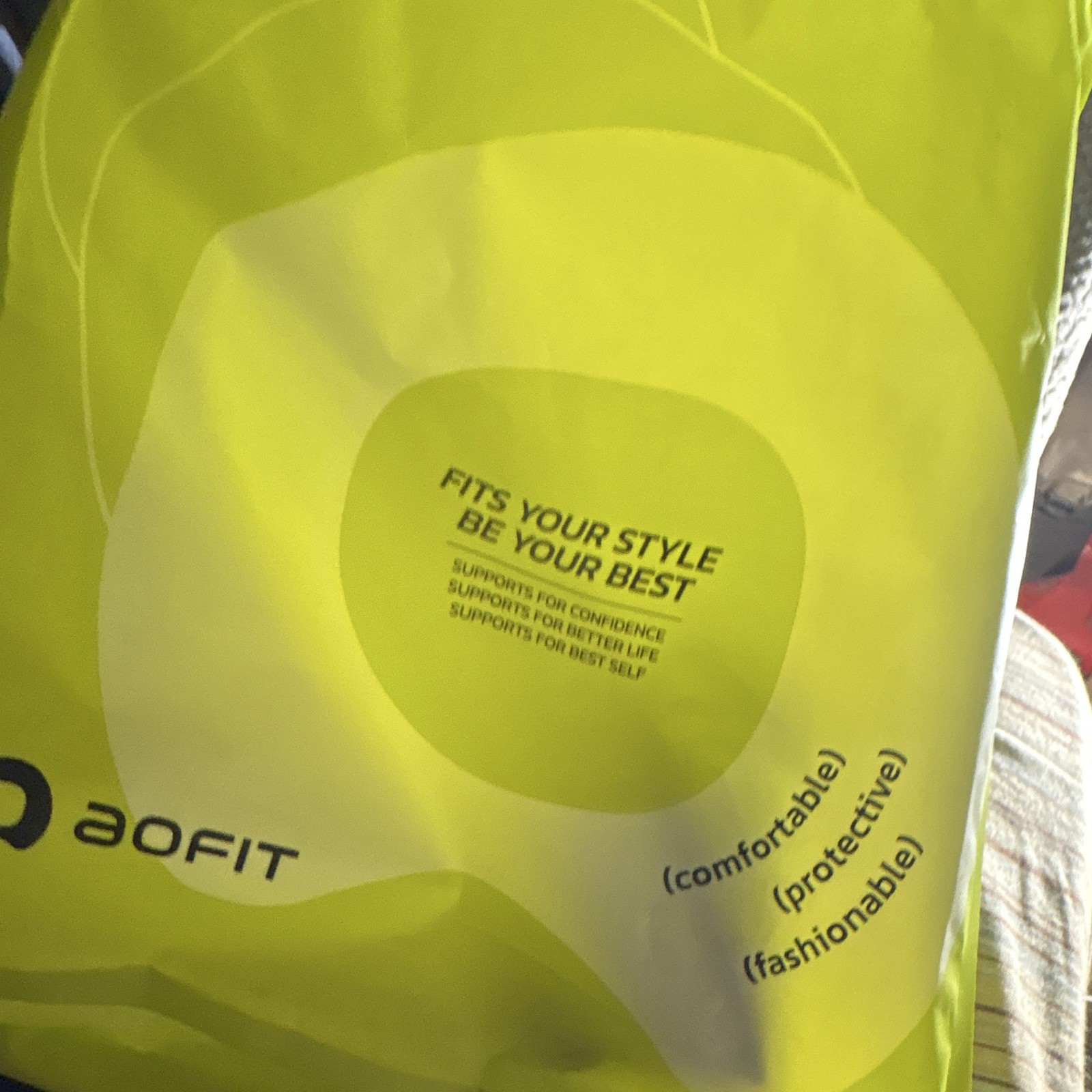 AOFiT Knee Support Brace, One Size, Black/Yellow, Unisex Orthopedic Support