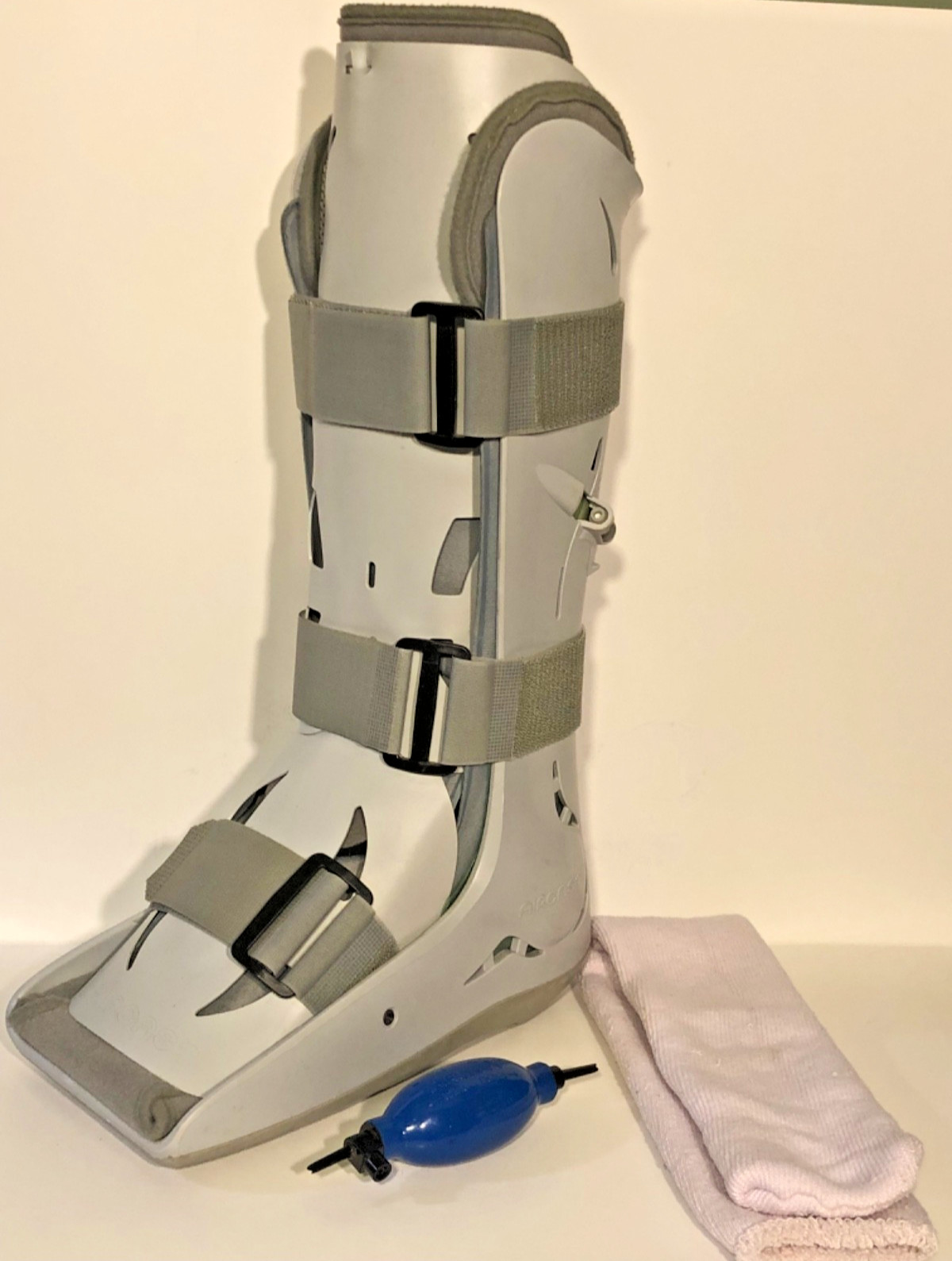 Aircast XP Walker Boot Large 01P-L Pneumatic Orthopedic Foot Brace with Pump