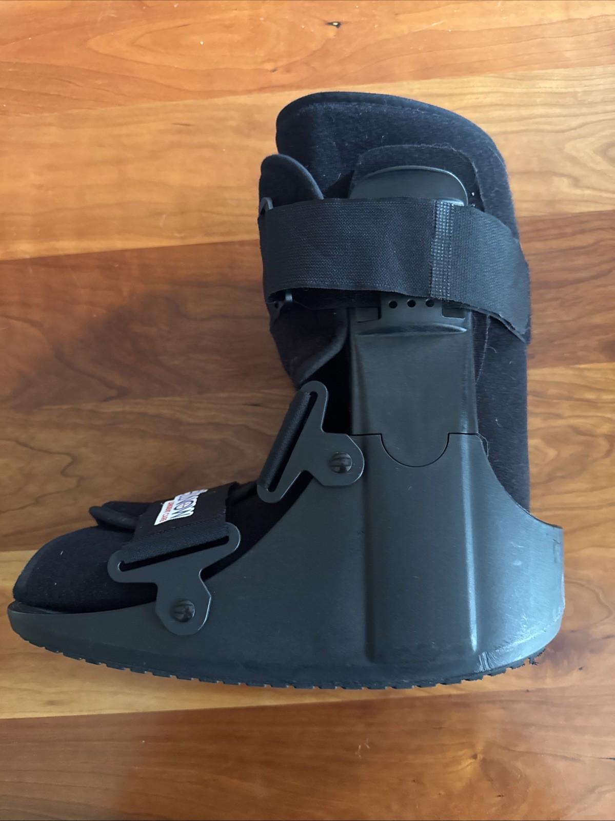 Ultimate Walking Boot Polymer Air Low Top Medium