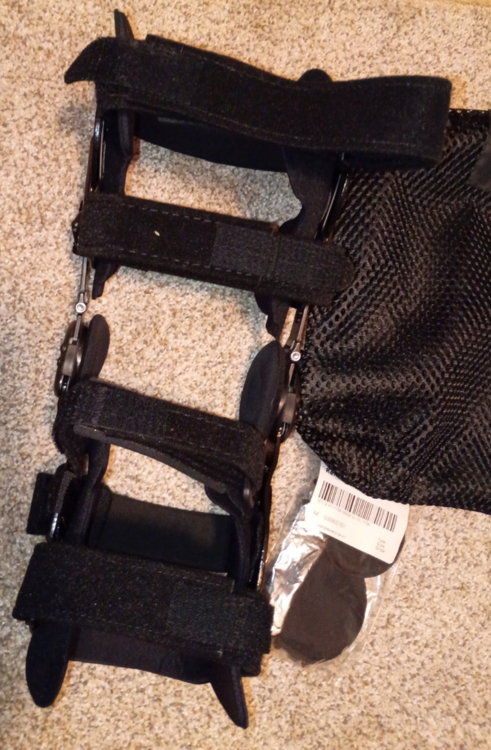 Medium Townsend Rebel Reliever Right Knee Brace OA Aluminum Frame Black