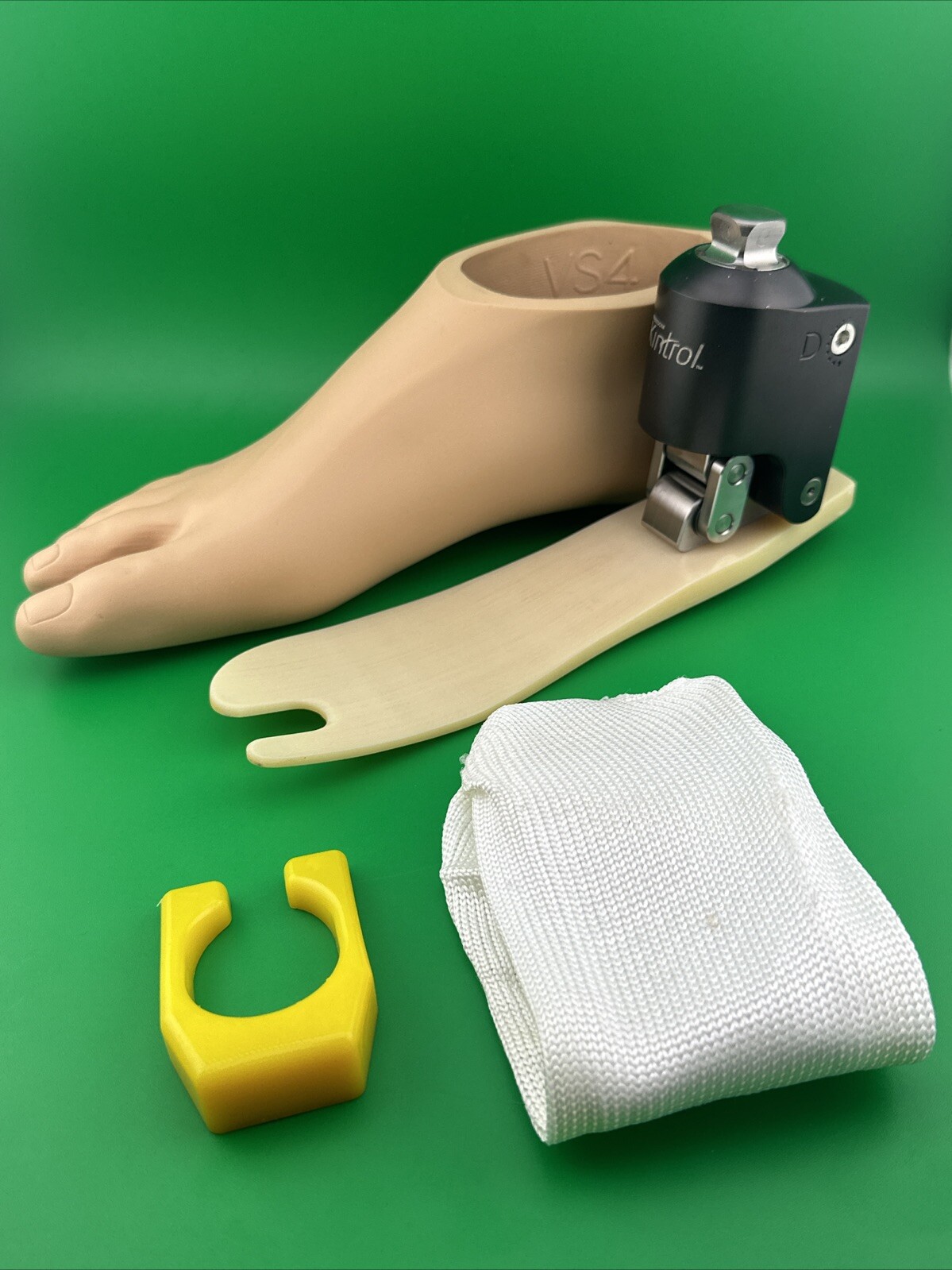 Kintrol Hydraulic Ankle Prosthetic Foot, Size 26, Category 2, Right, Perfect