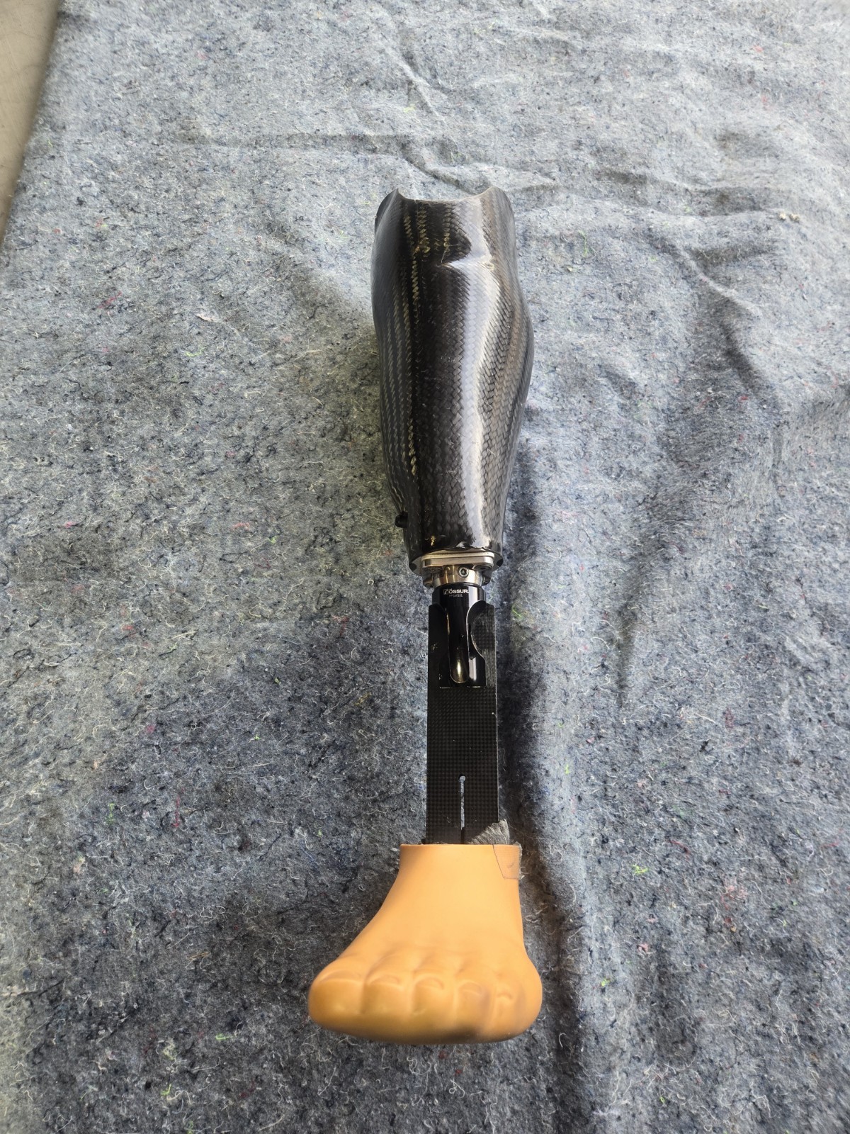 Ossur LEFT Below Knee Prosthetic Carbon Fiber 30L