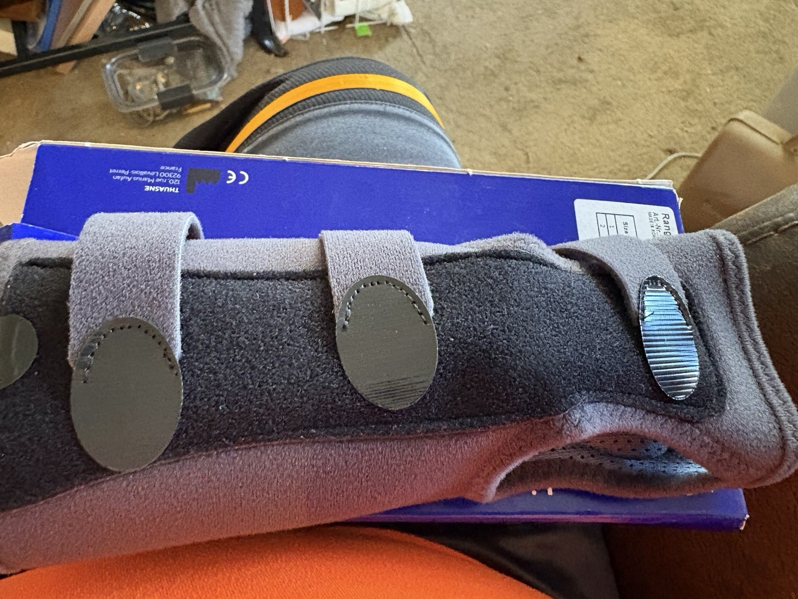 Ligaflex Classic Open Wrist Immobilisation Splint Right Hand , Size 2 5”-6 3/4”