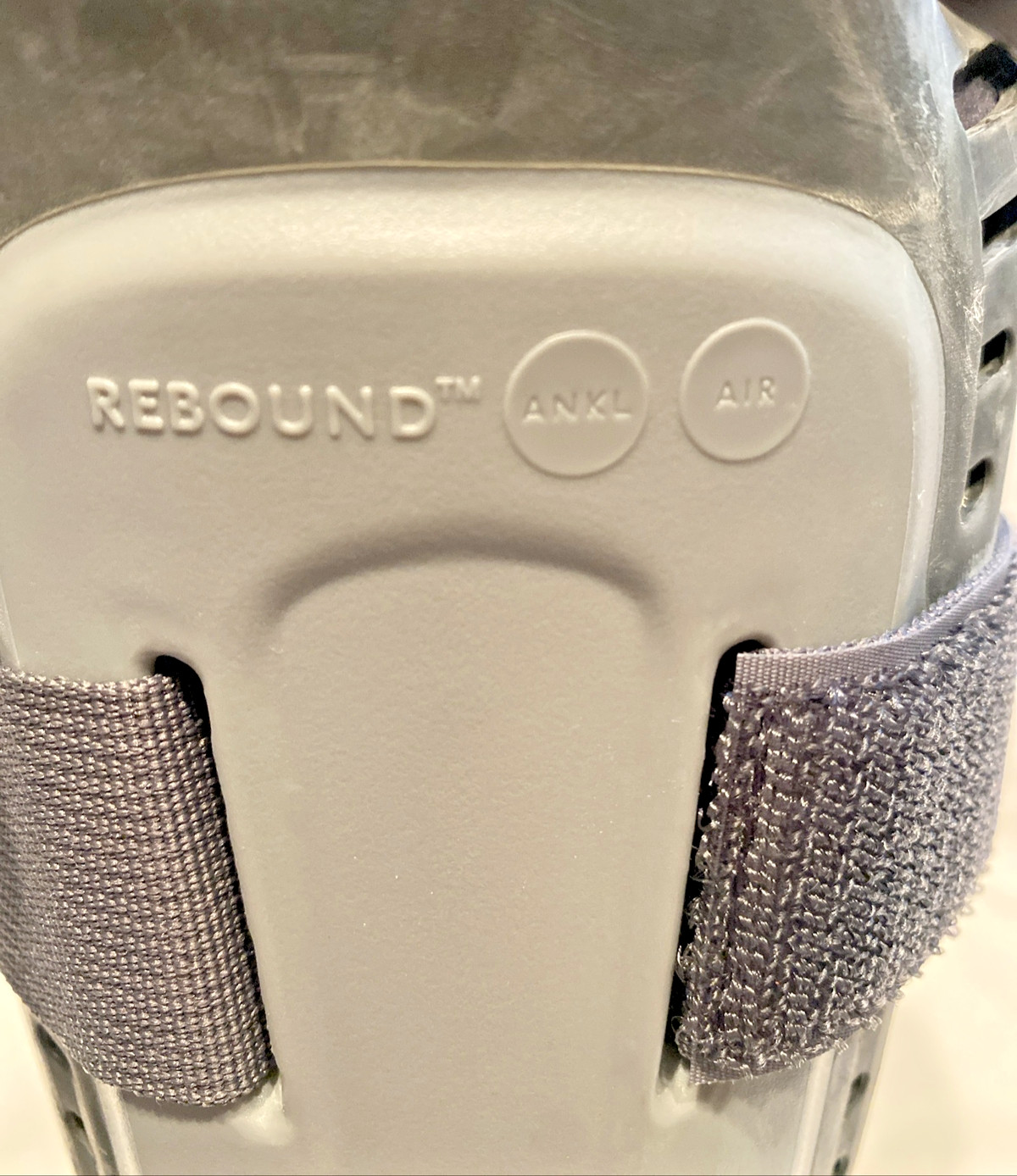 OSSUR – REBOUND AIR WALKER LOW TOP BOOT – SIZE SMALL