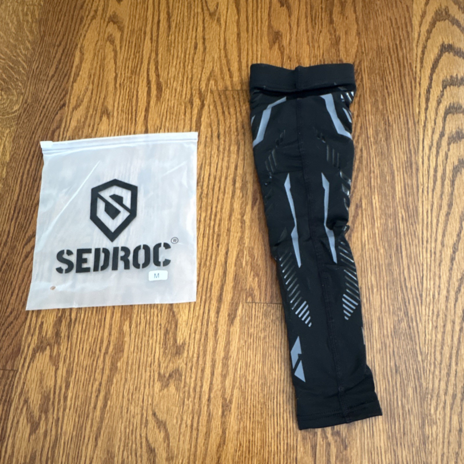 SEDROC Padded Compression Sleeve for Elbow Support, Size M, Black/Gray