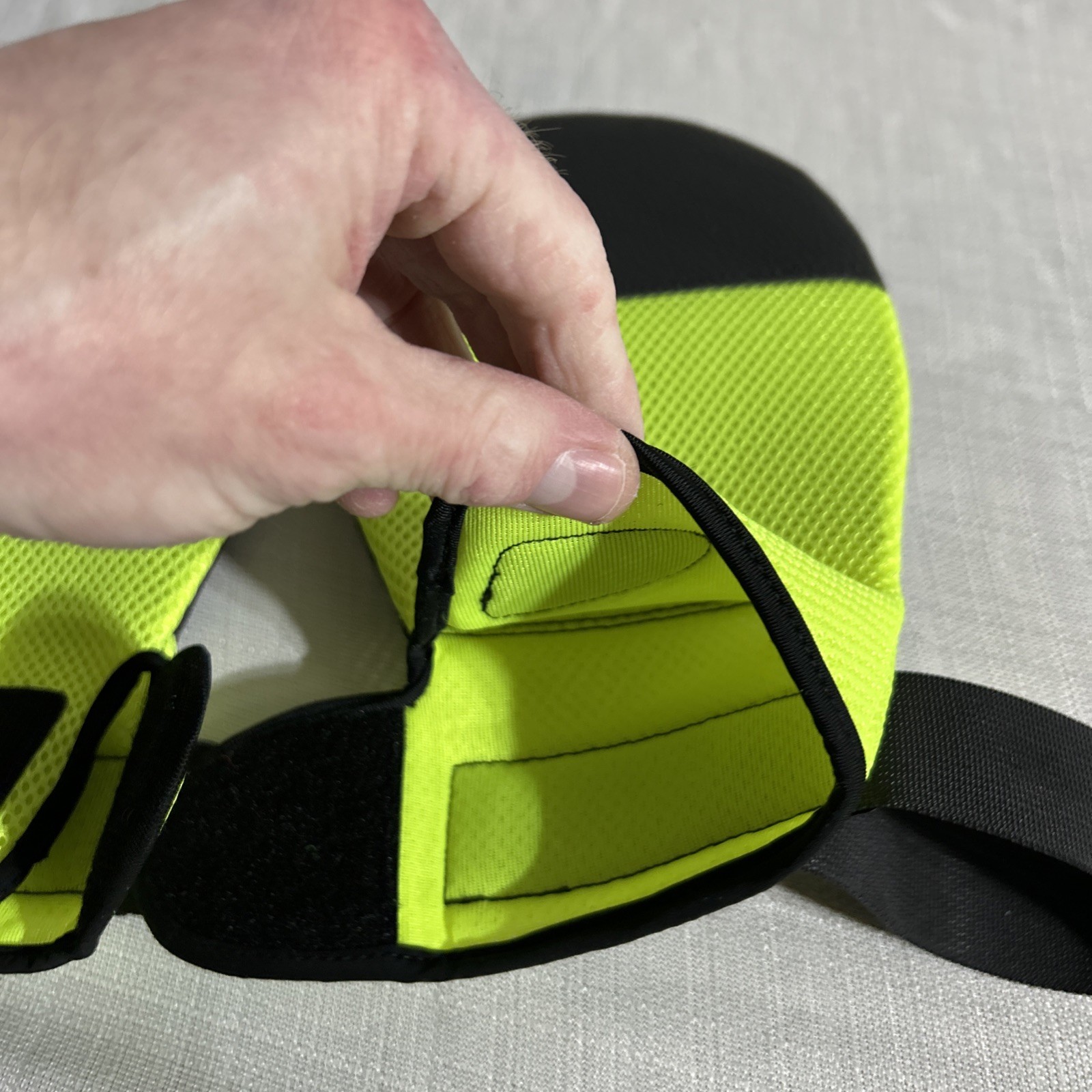 Dementia Restraint Gloves Hand Restraints for Elderly Dementia Patients Med 2PCS