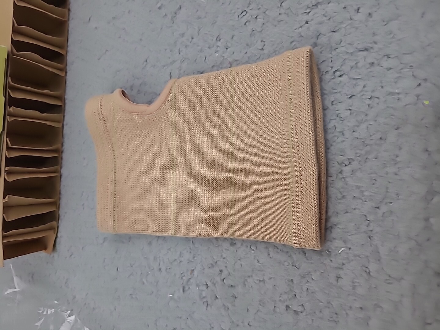 BELL-HORN ELASTIC PULLOVER WRIST SUPPORT LARGE 7.5-8.5″ BEIGE BRAND NEW IN BOX